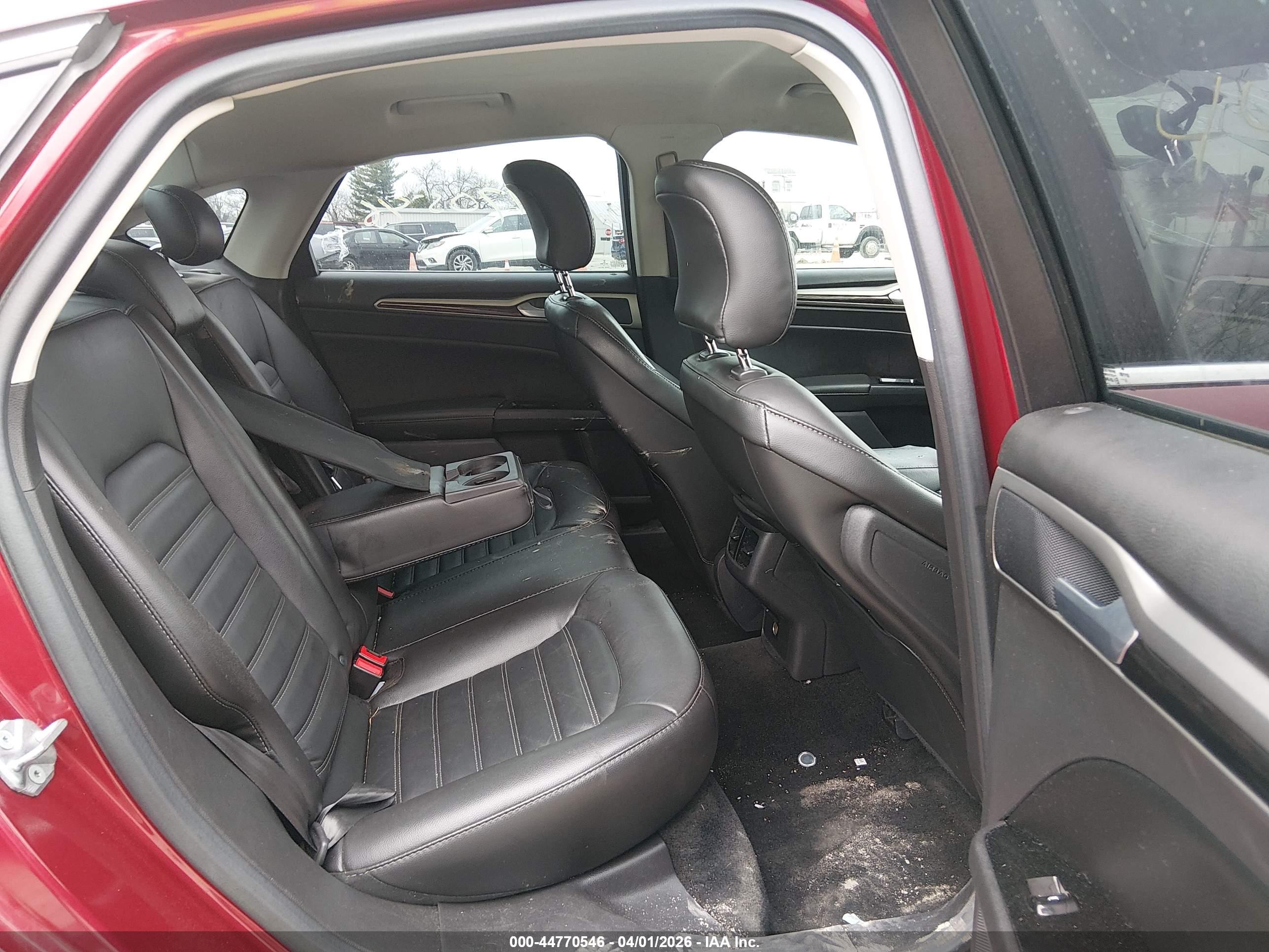FORD FUSION image 8