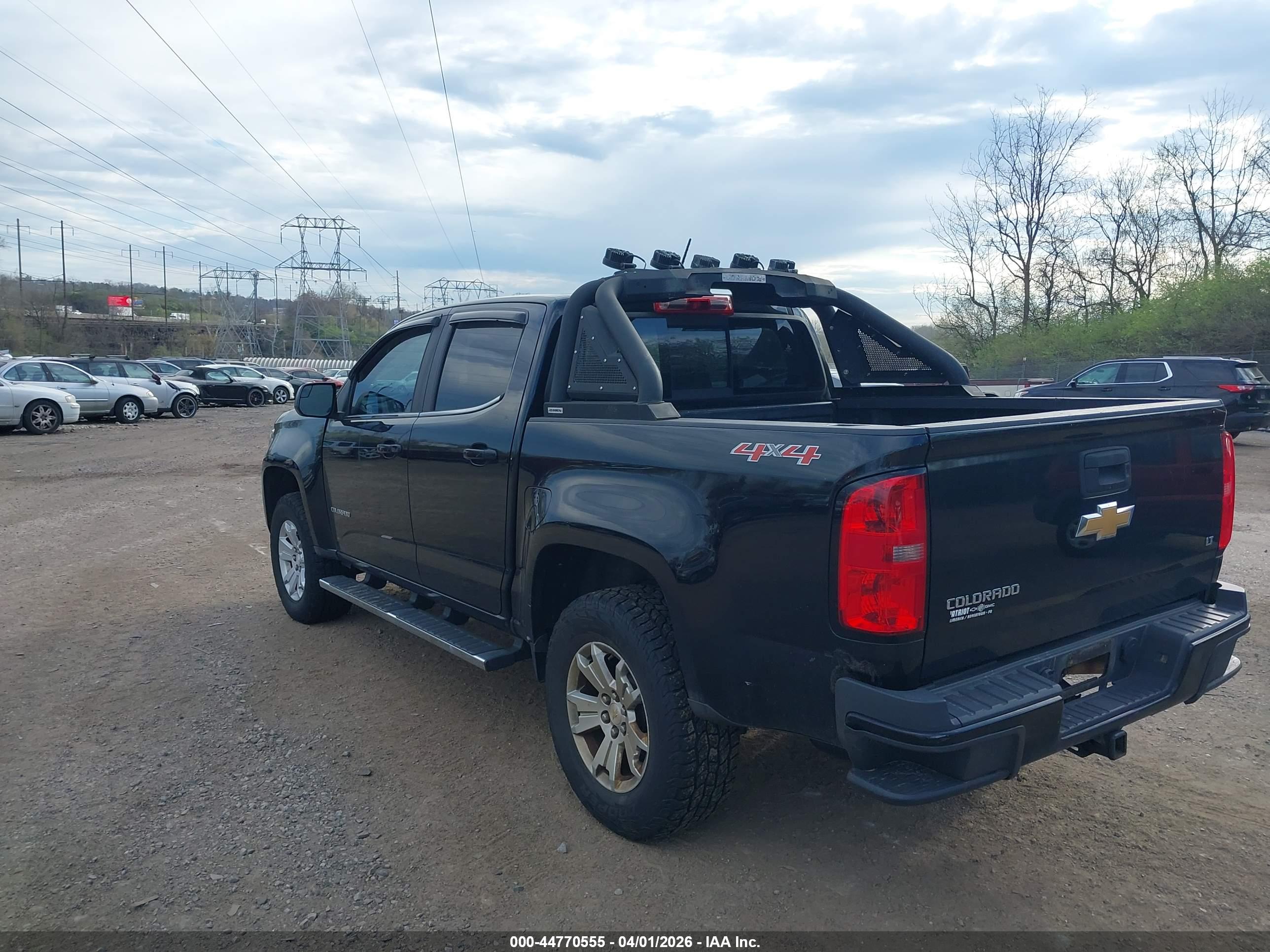 CHEVROLET COLORADO image 3