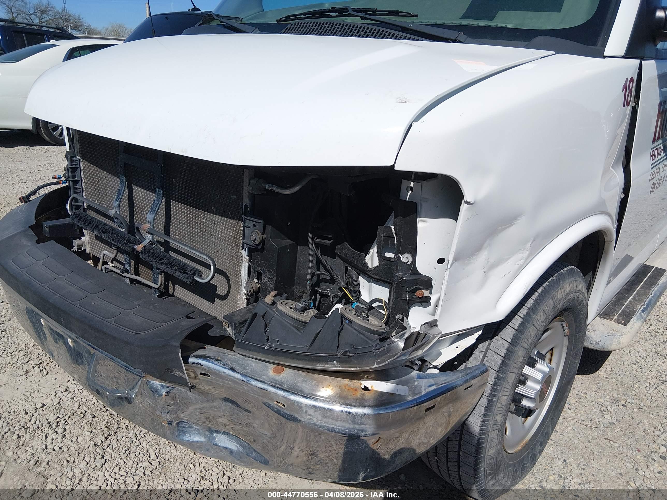 GMC SAVANA image 6