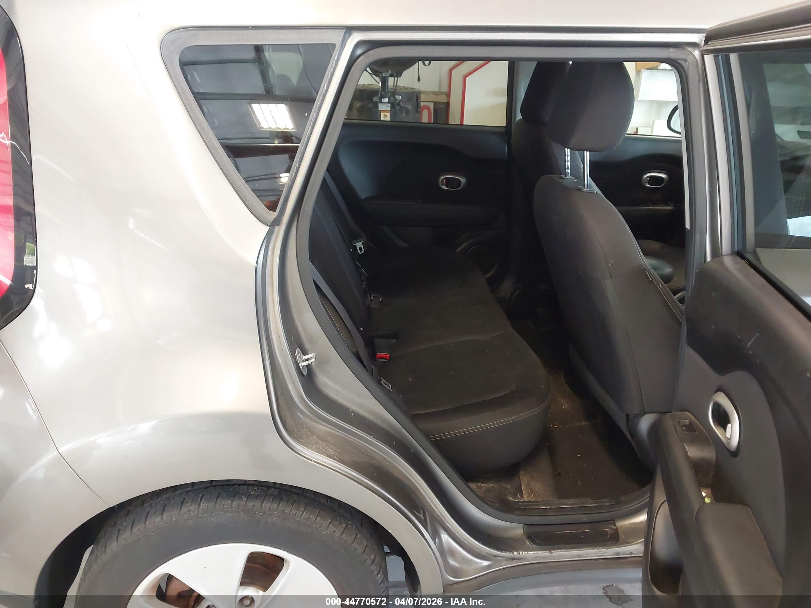 KIA SOUL image 8