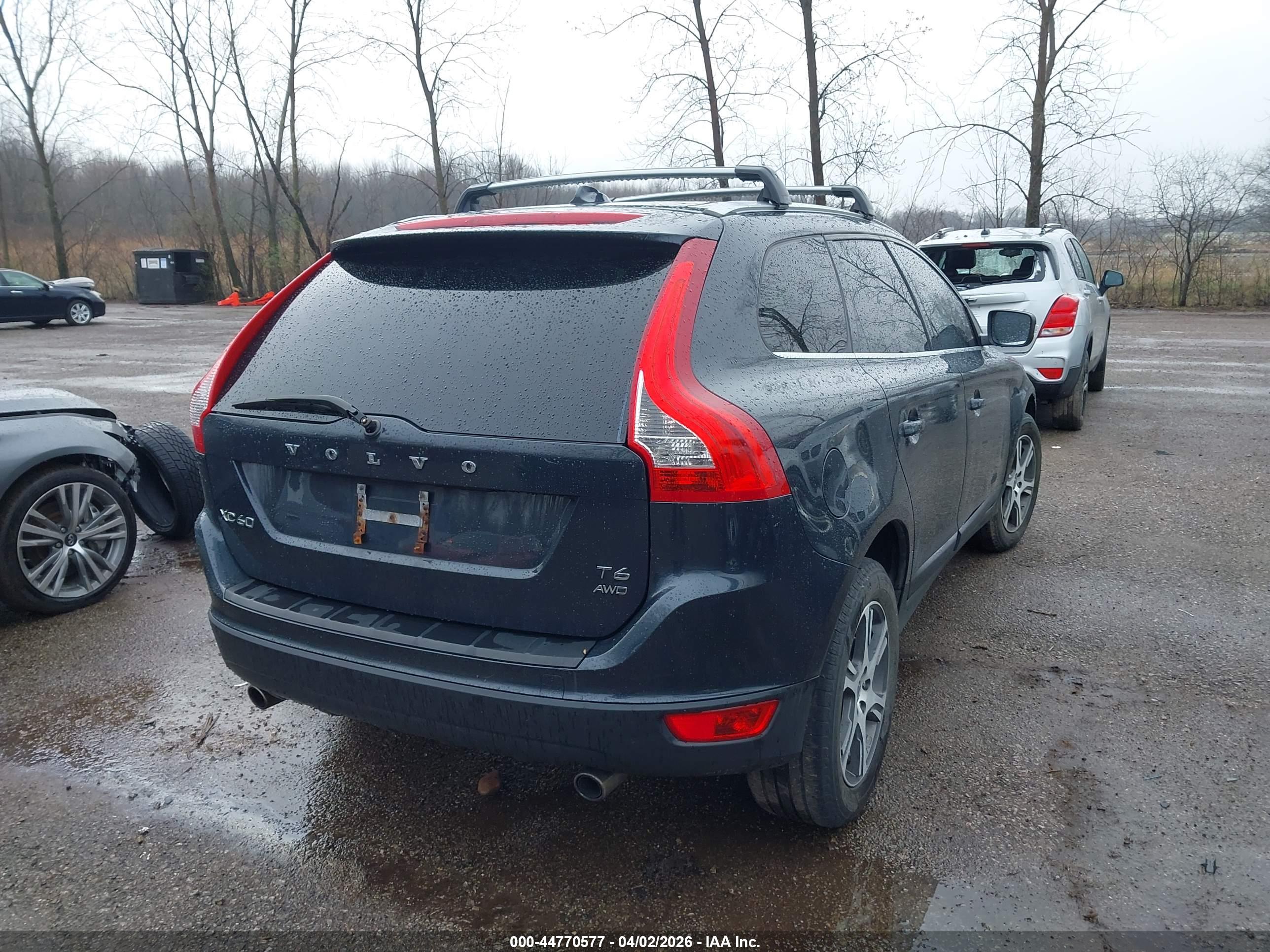 VOLVO XC60 image 4