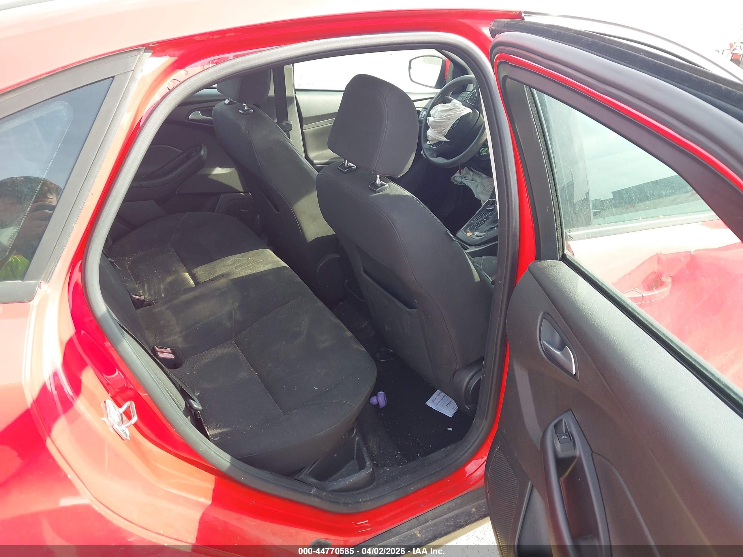 FORD FOCUS image 8