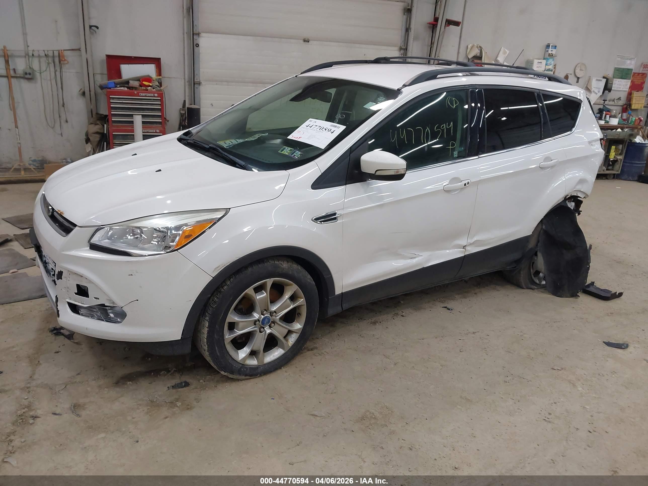 FORD ESCAPE image 2