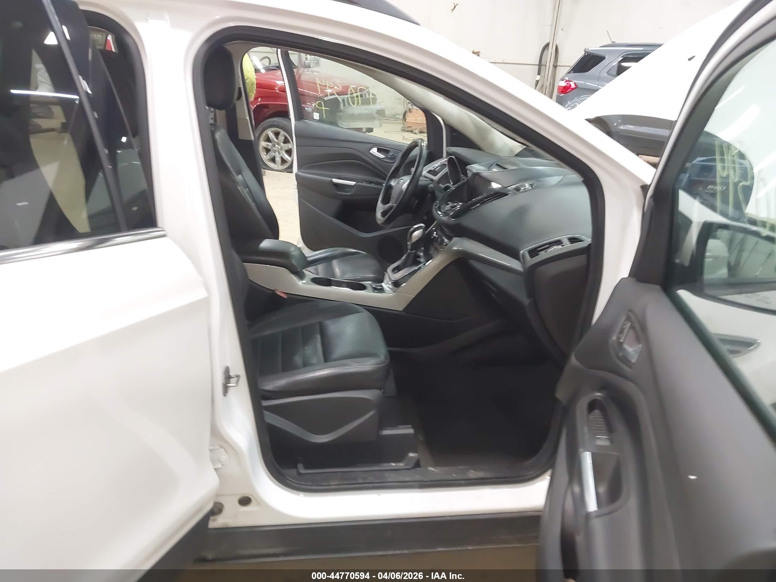 FORD ESCAPE image 5
