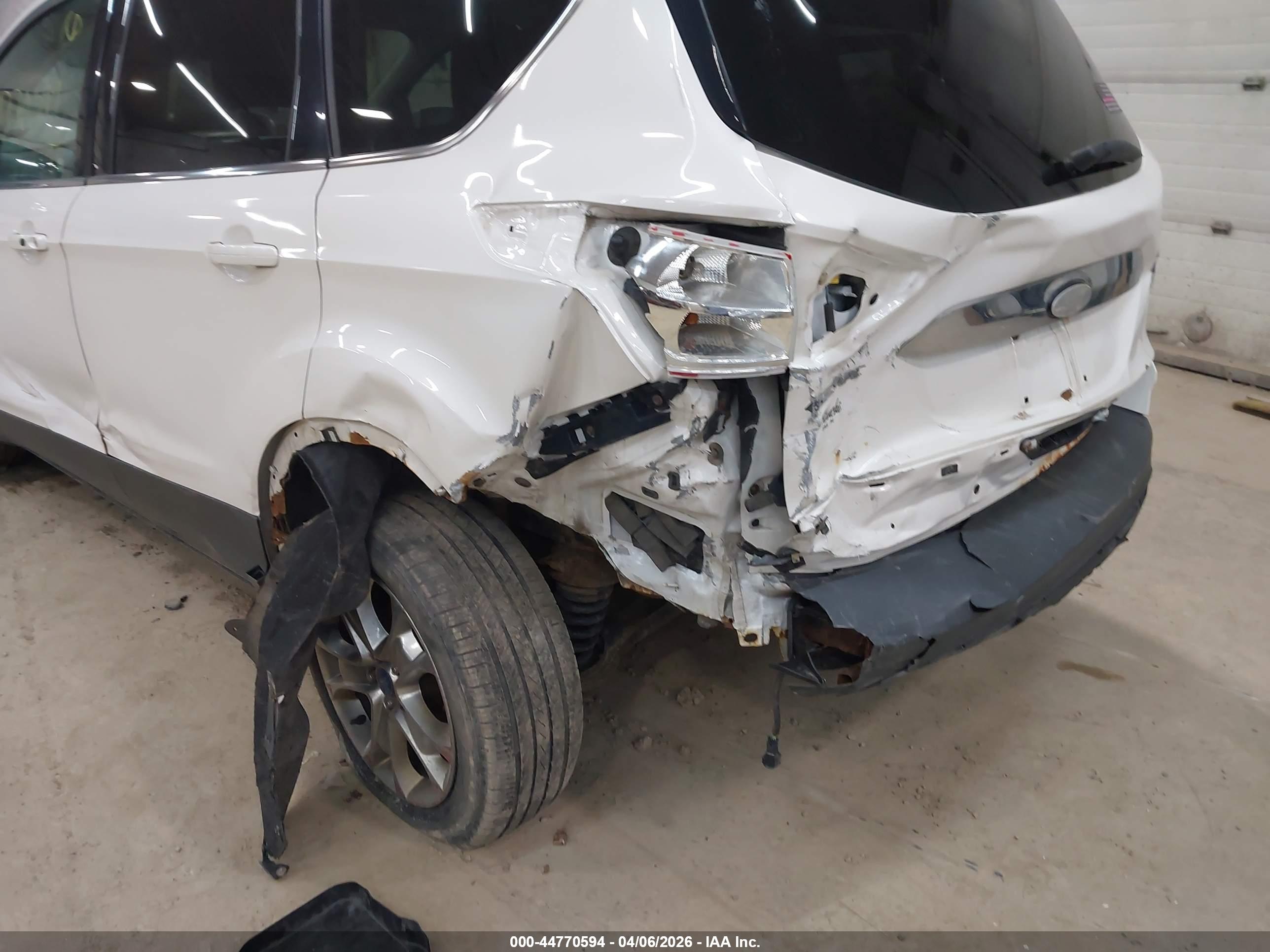 FORD ESCAPE image 6