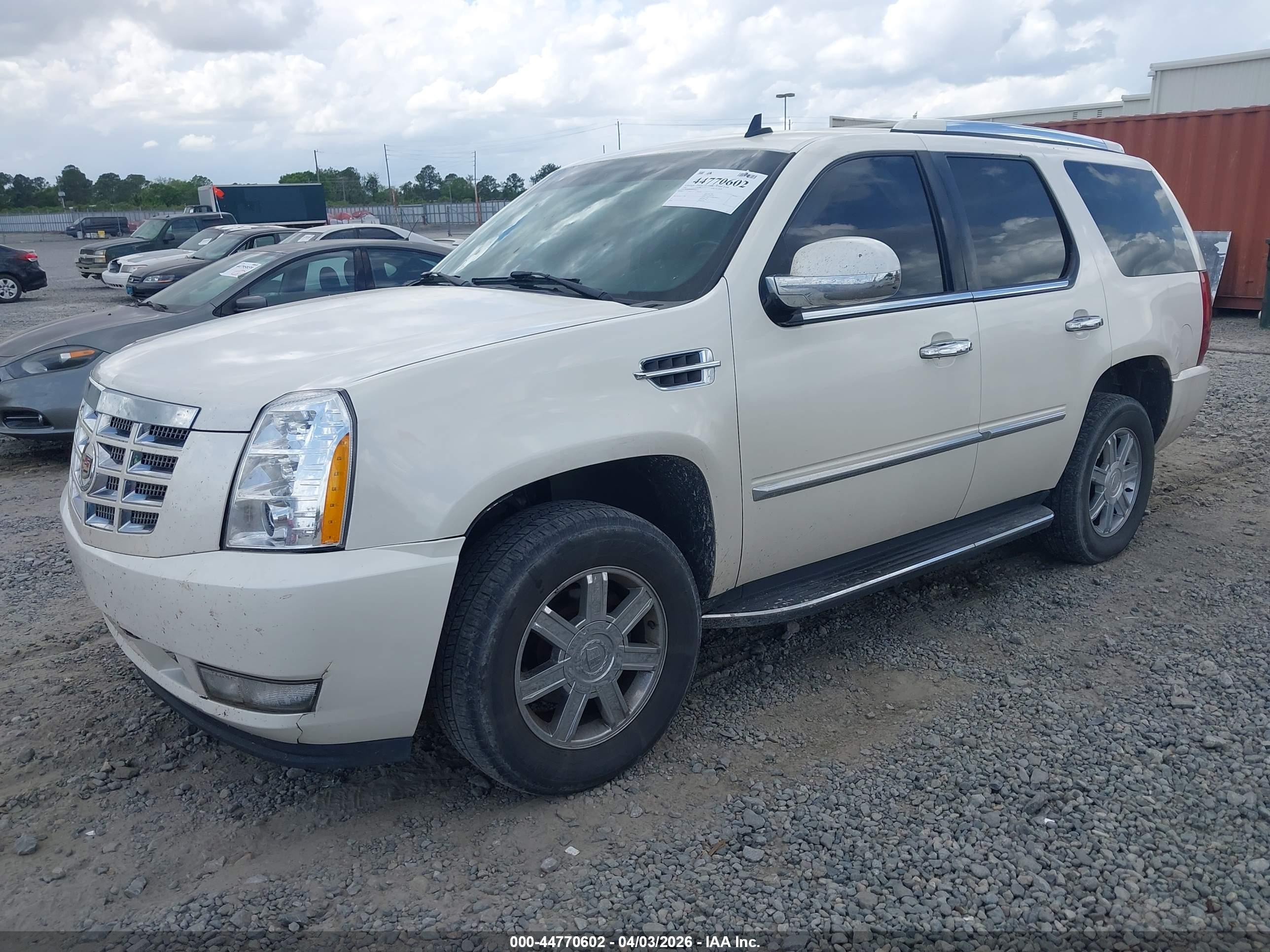 CADILLAC ESCALADE image 2