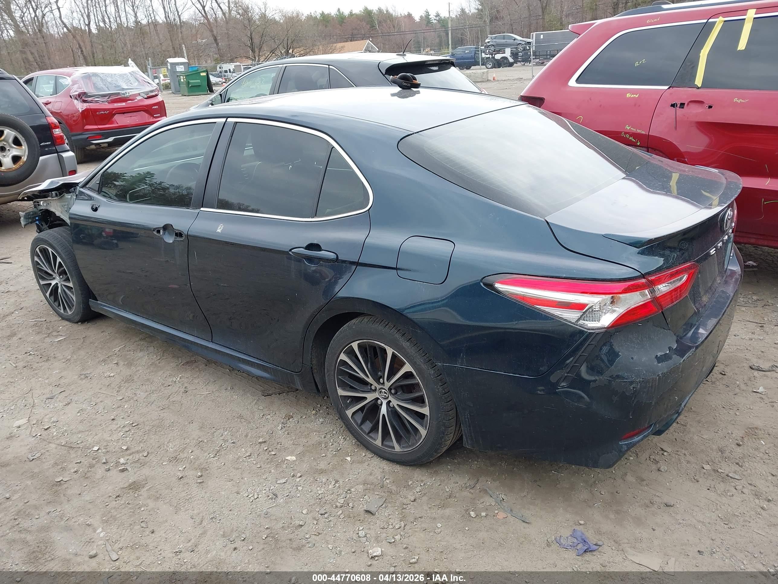 TOYOTA CAMRY image 3