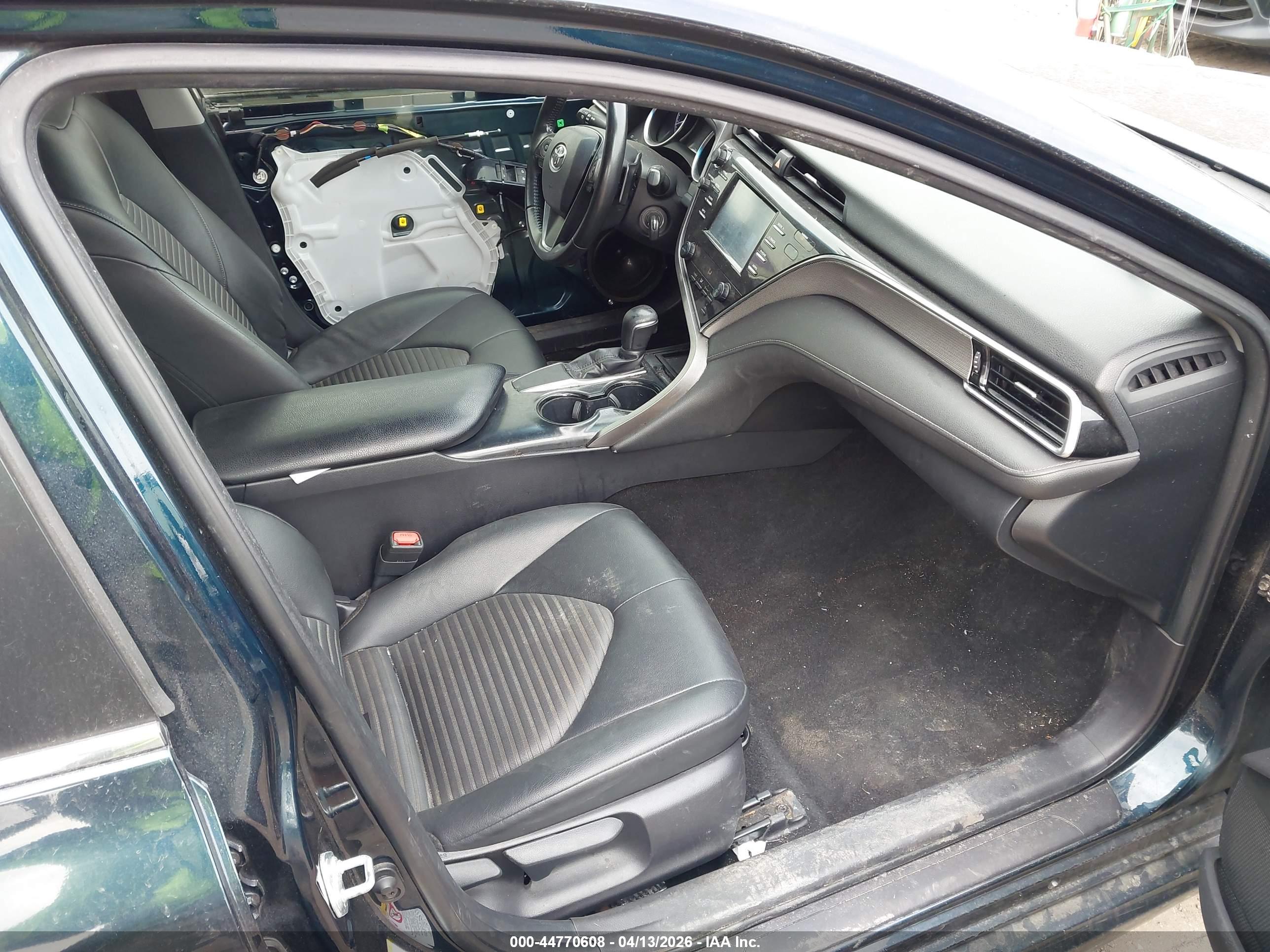 TOYOTA CAMRY image 5