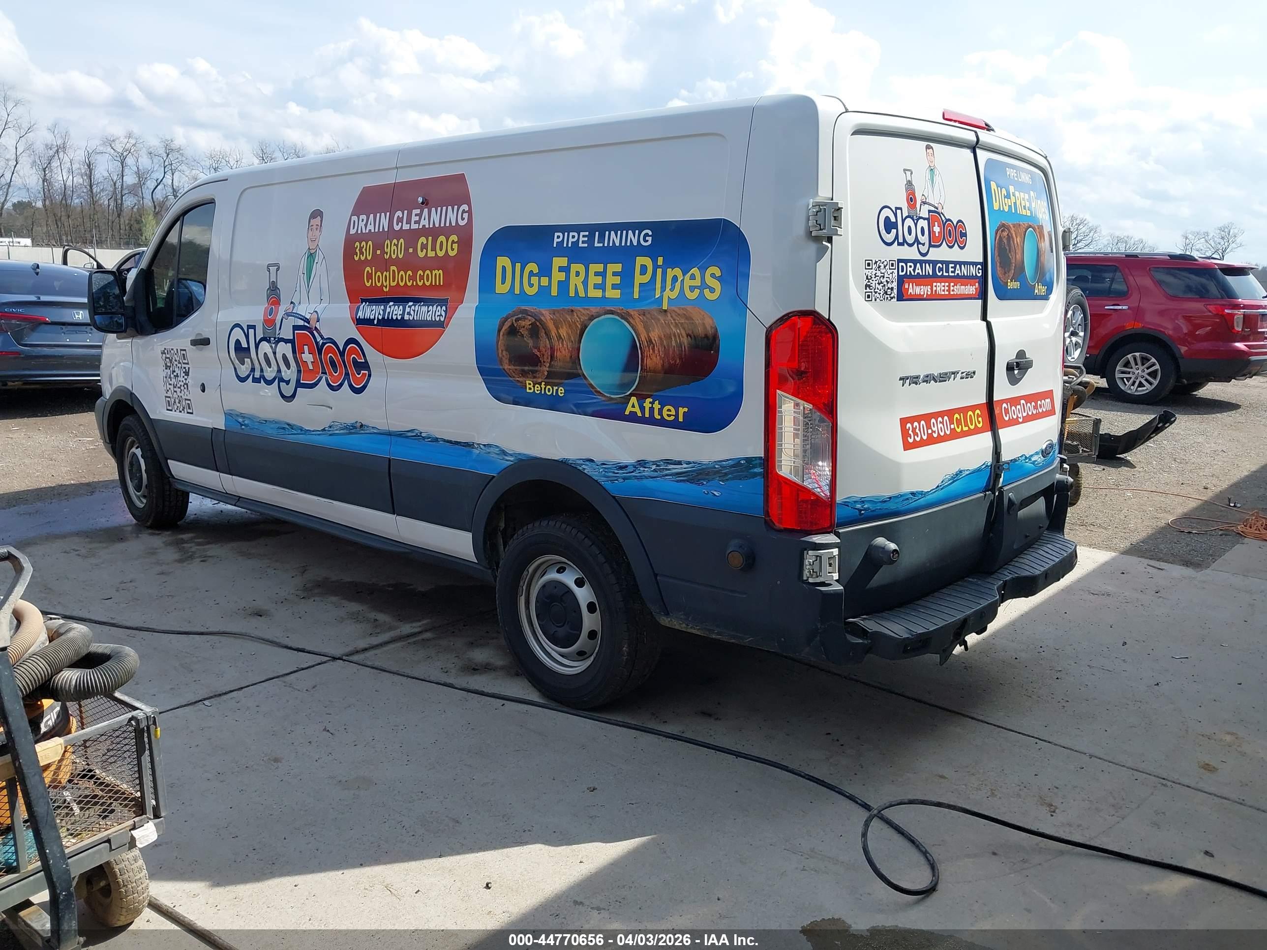 FORD TRANSIT-250 image 3