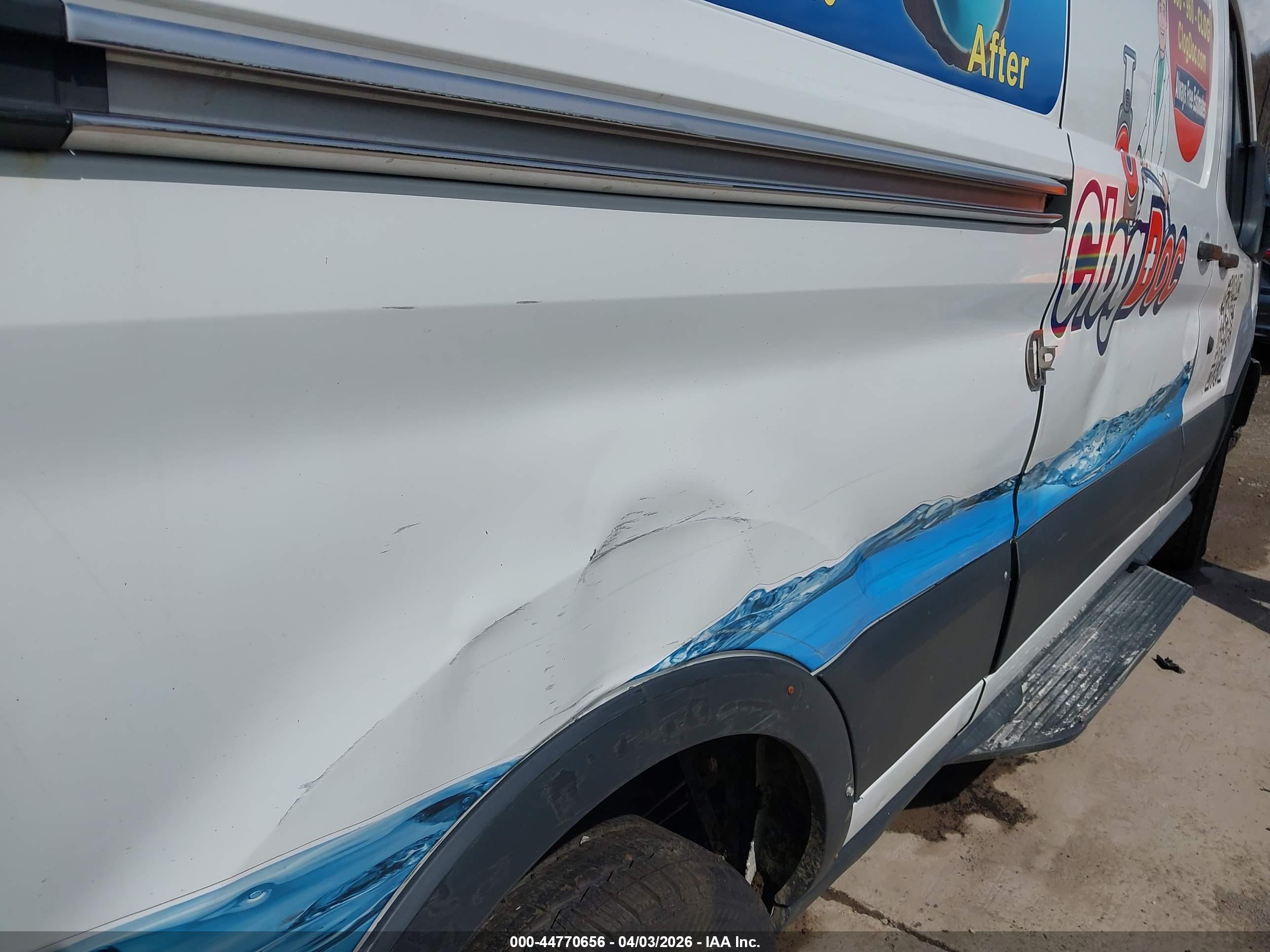 FORD TRANSIT-250 image 6