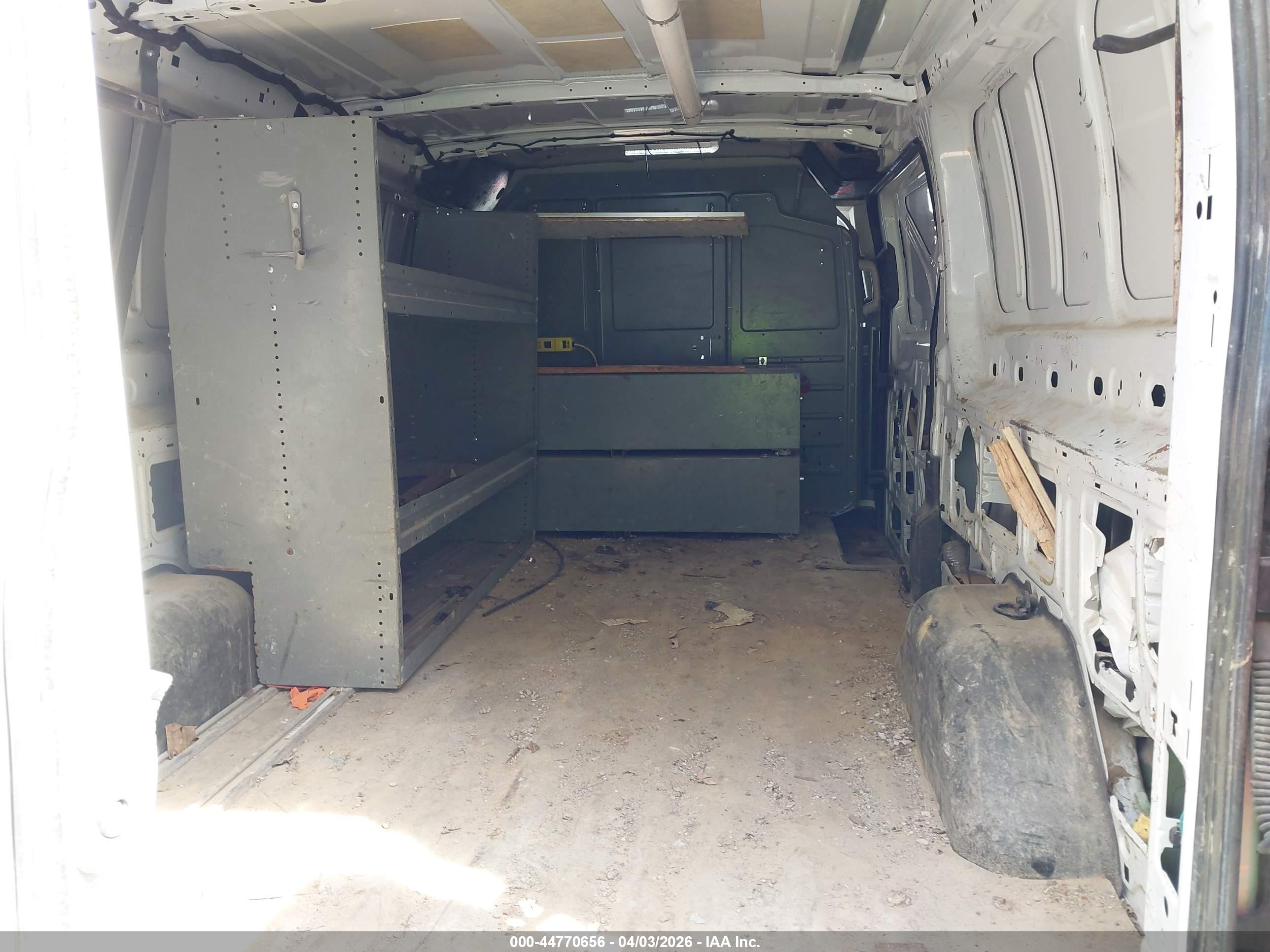 FORD TRANSIT-250 image 8