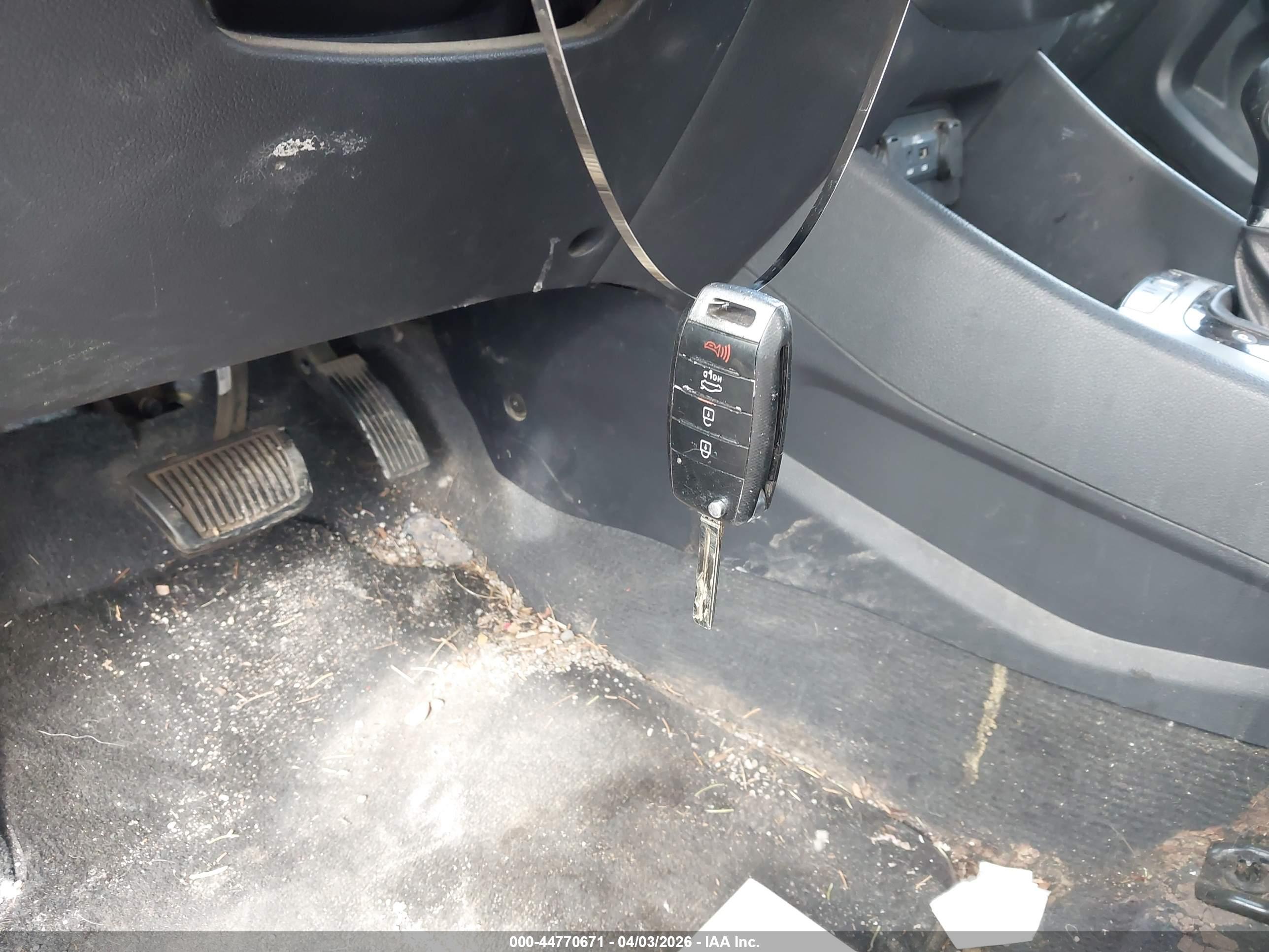 KIA RIO image 11
