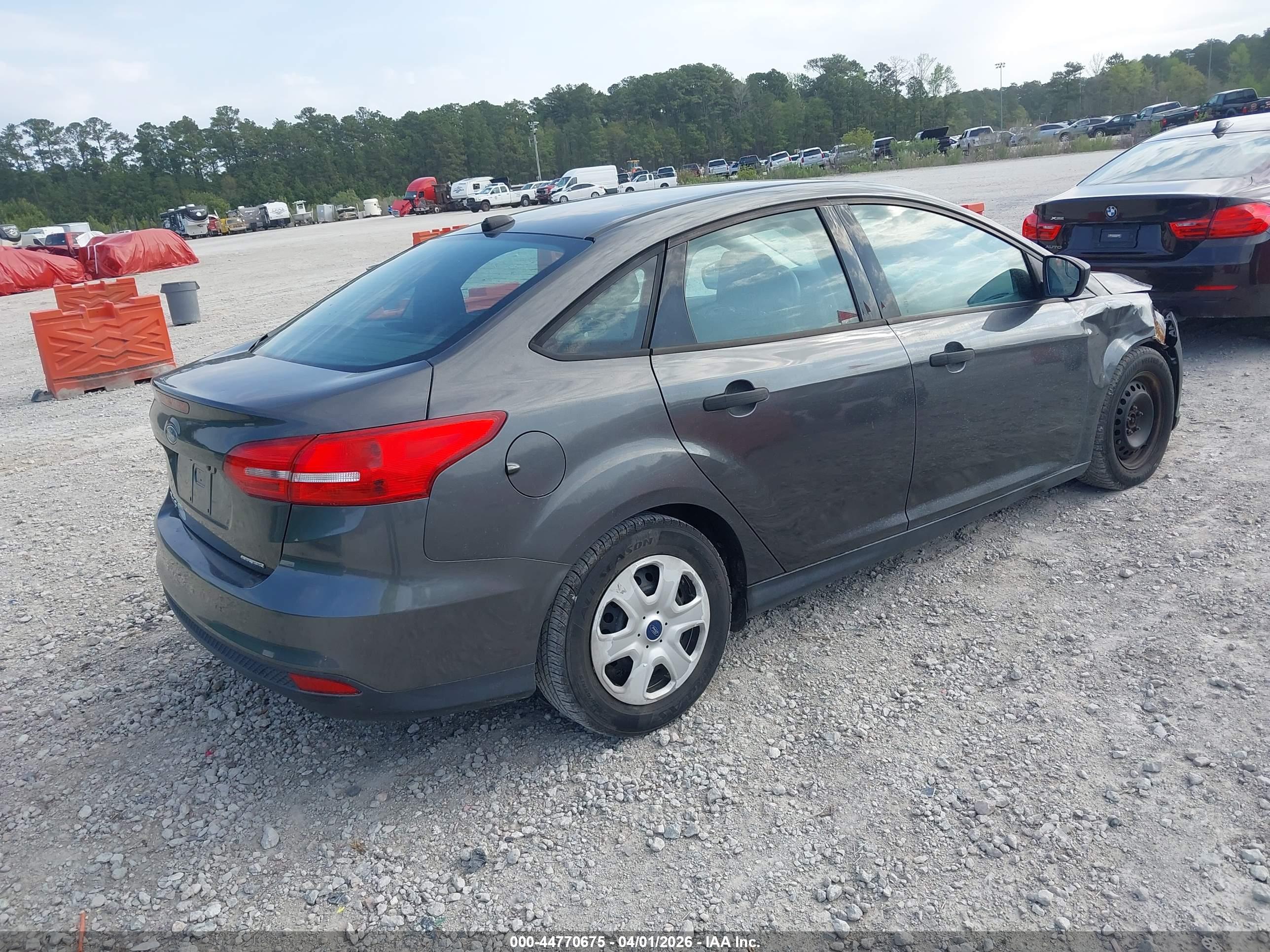 FORD FOCUS image 4