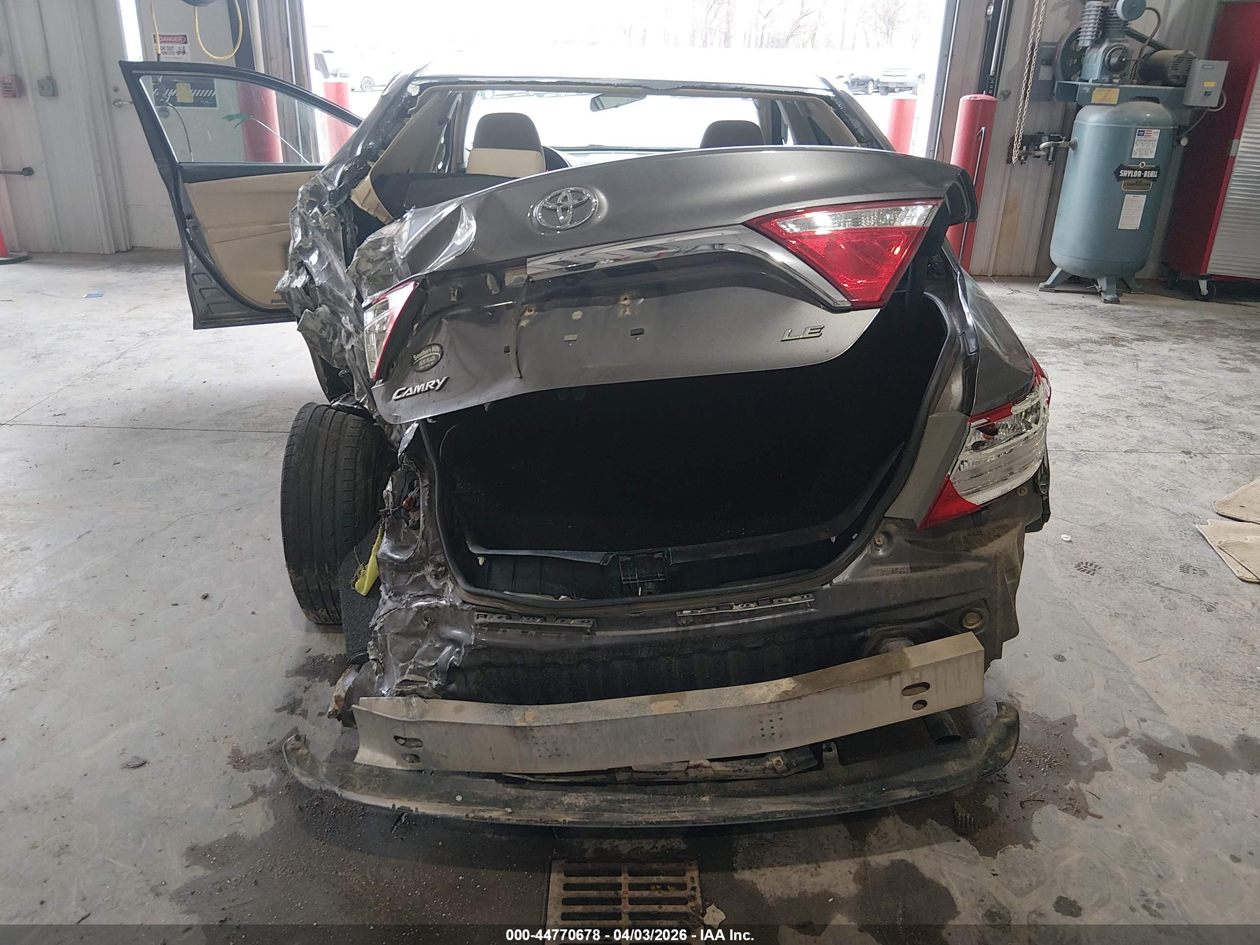 TOYOTA CAMRY image 6
