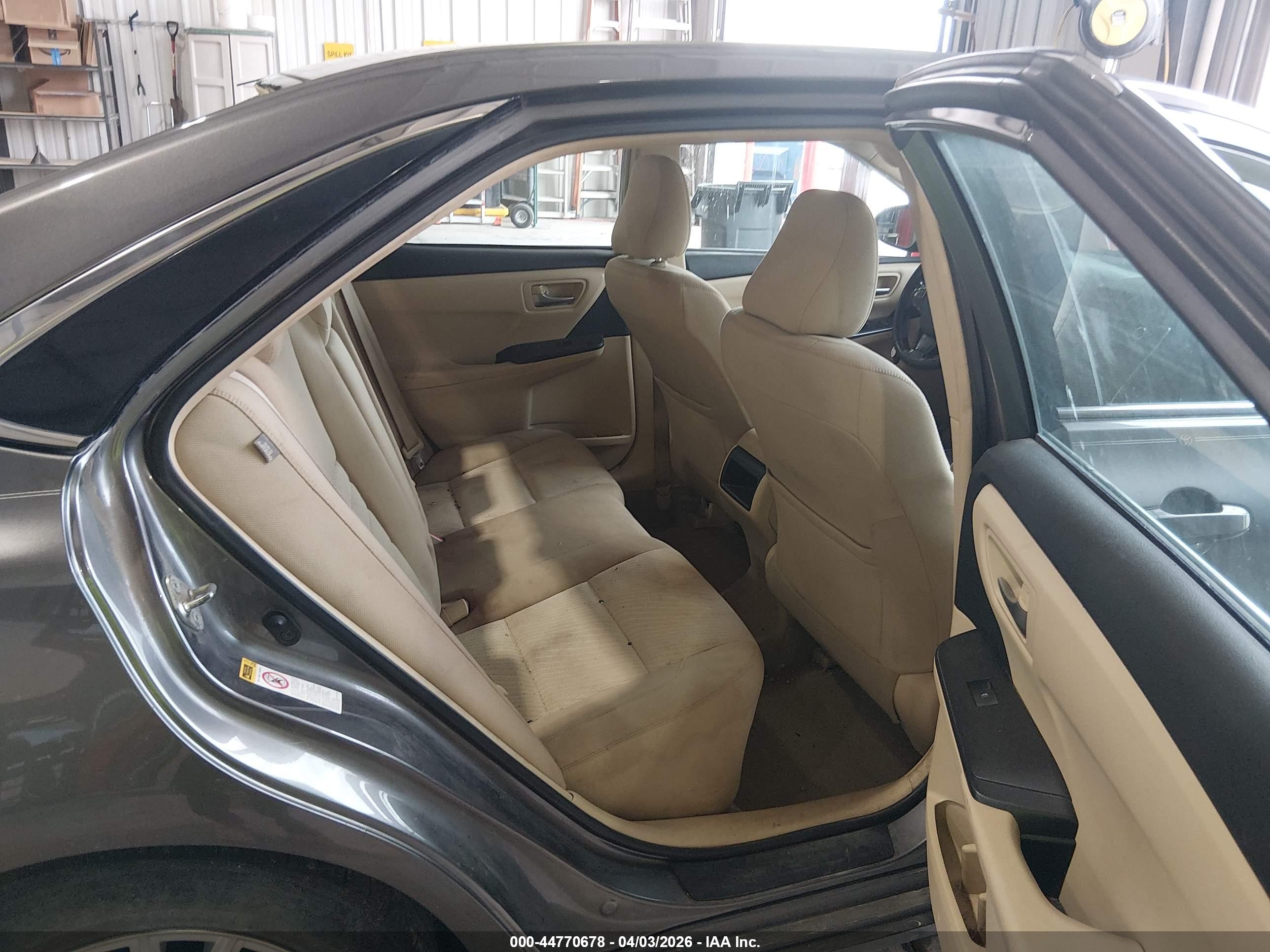 TOYOTA CAMRY image 8