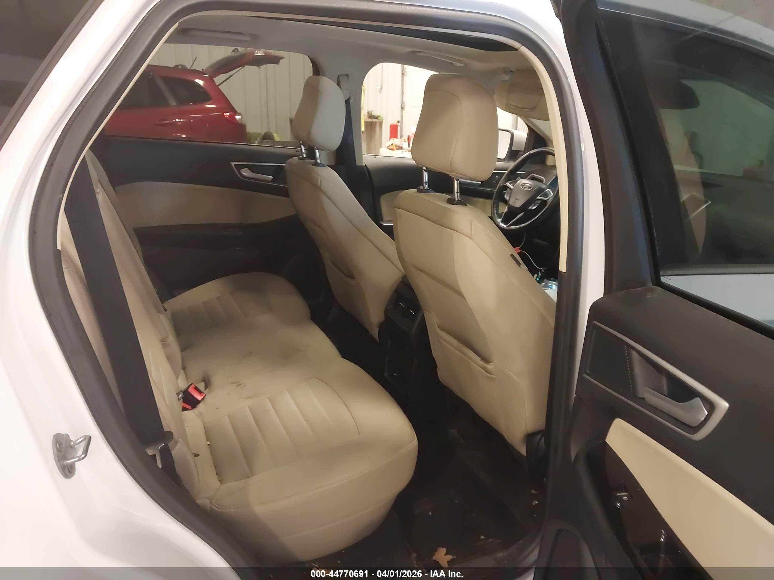 FORD EDGE image 8