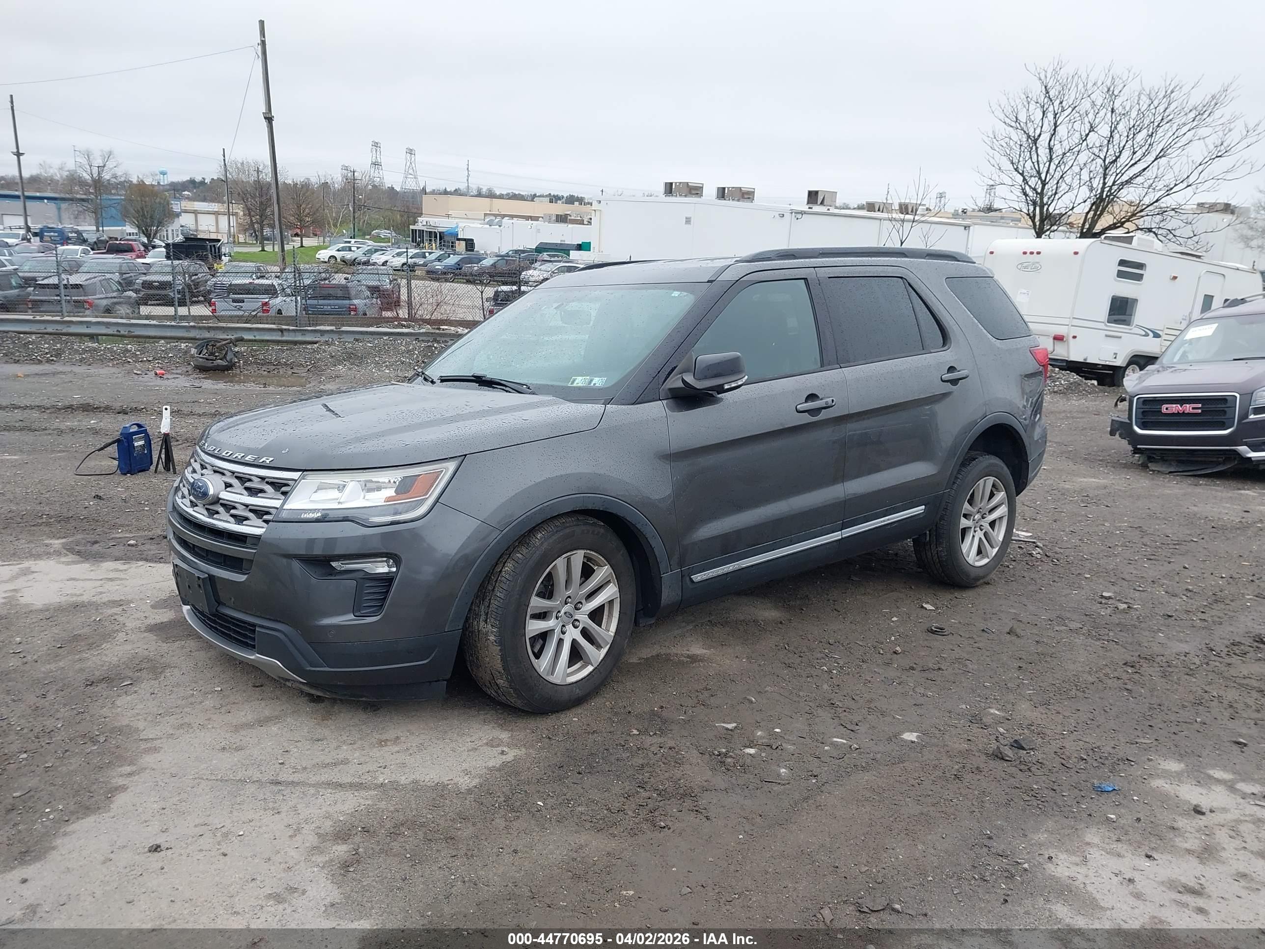 FORD EXPLORER image 2
