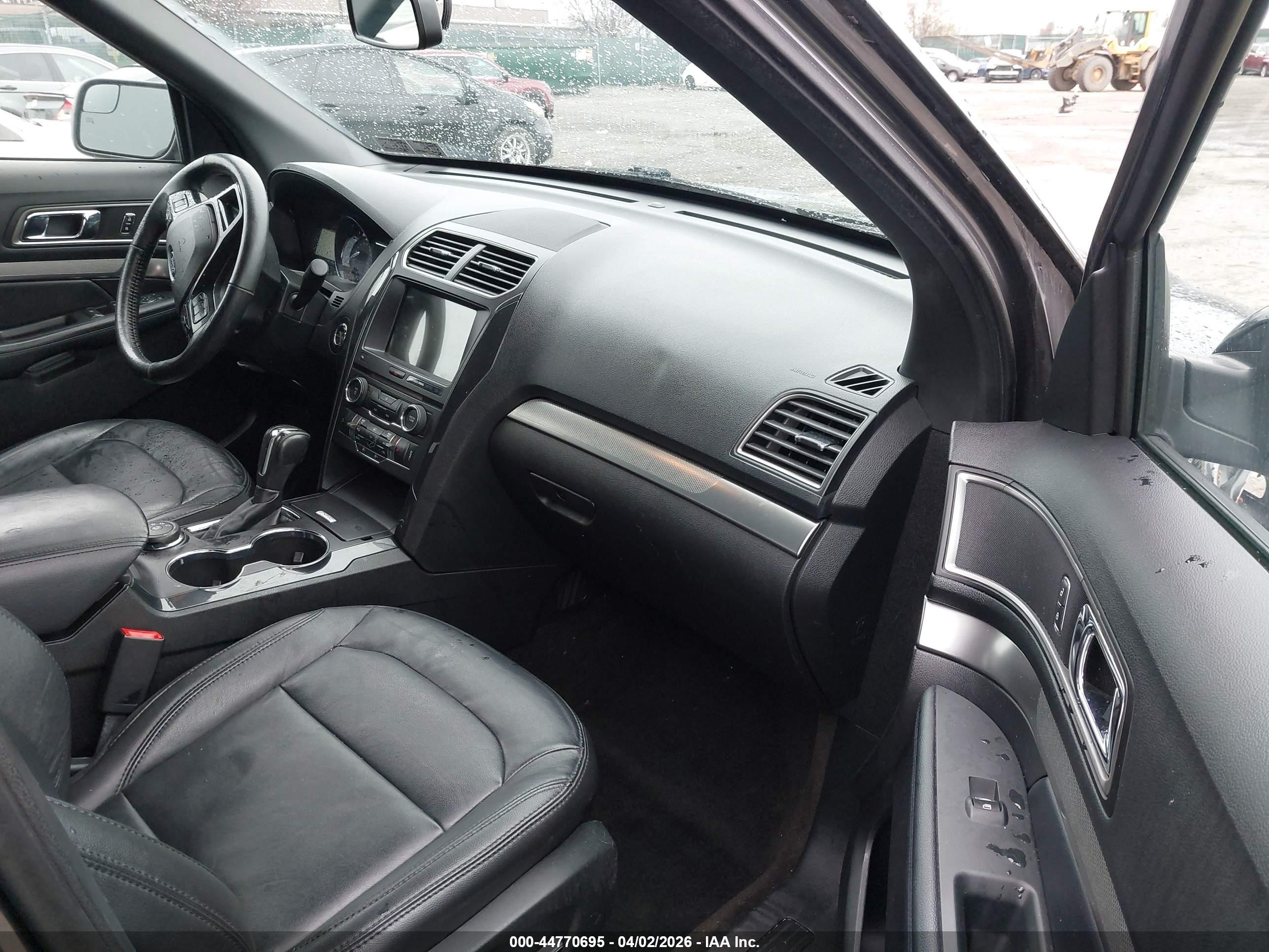 FORD EXPLORER image 5