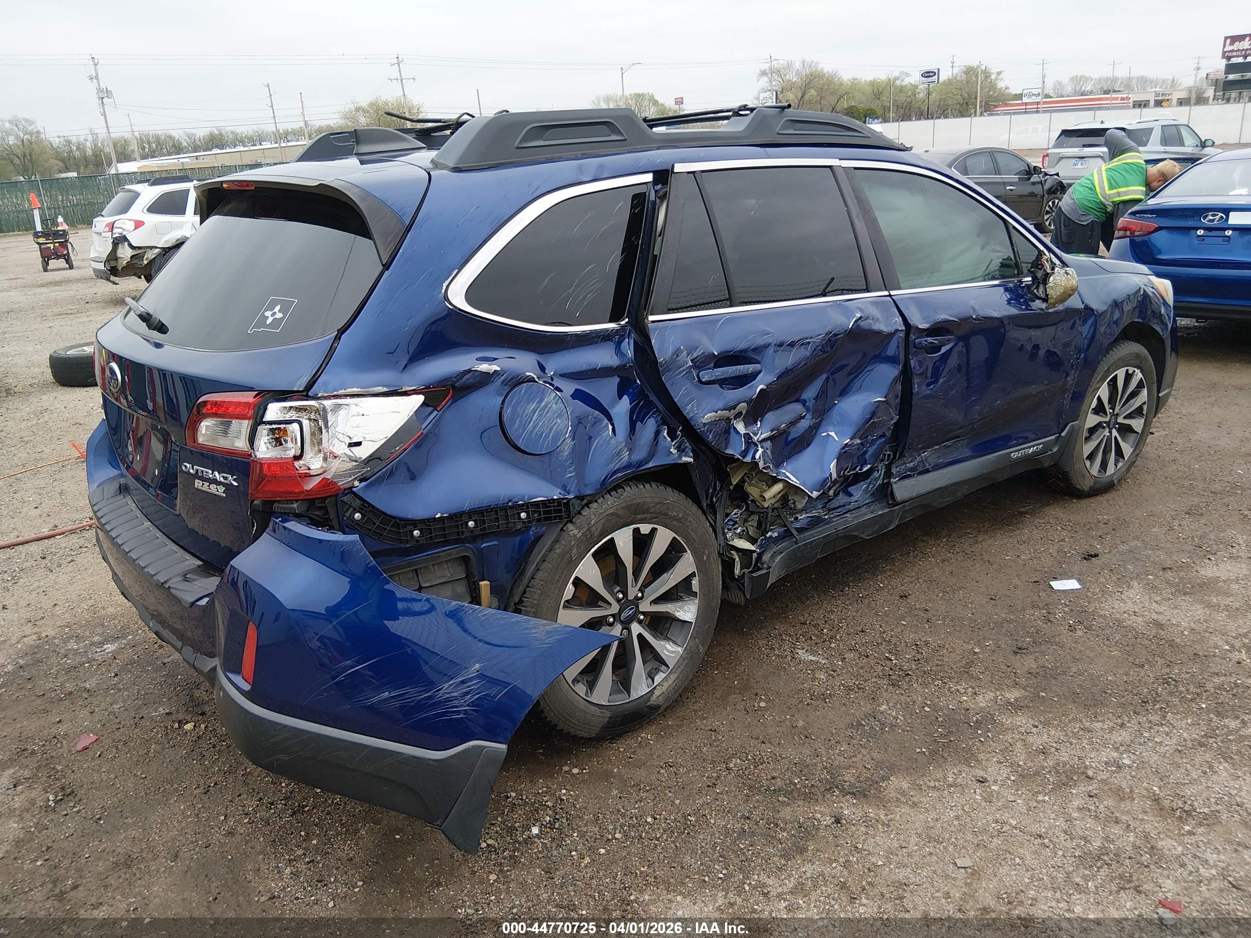 SUBARU OUTBACK image 4