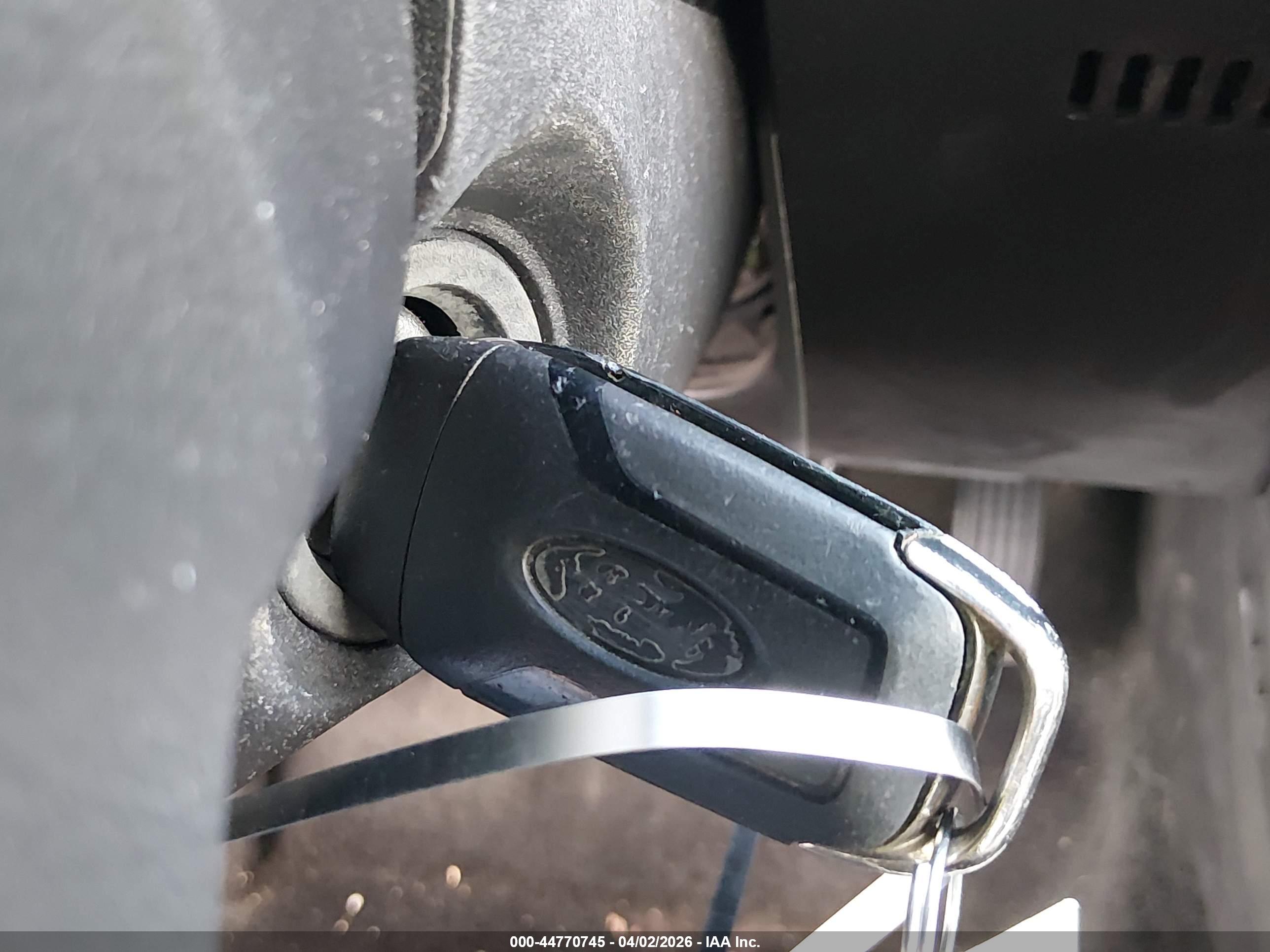 FORD FUSION image 11