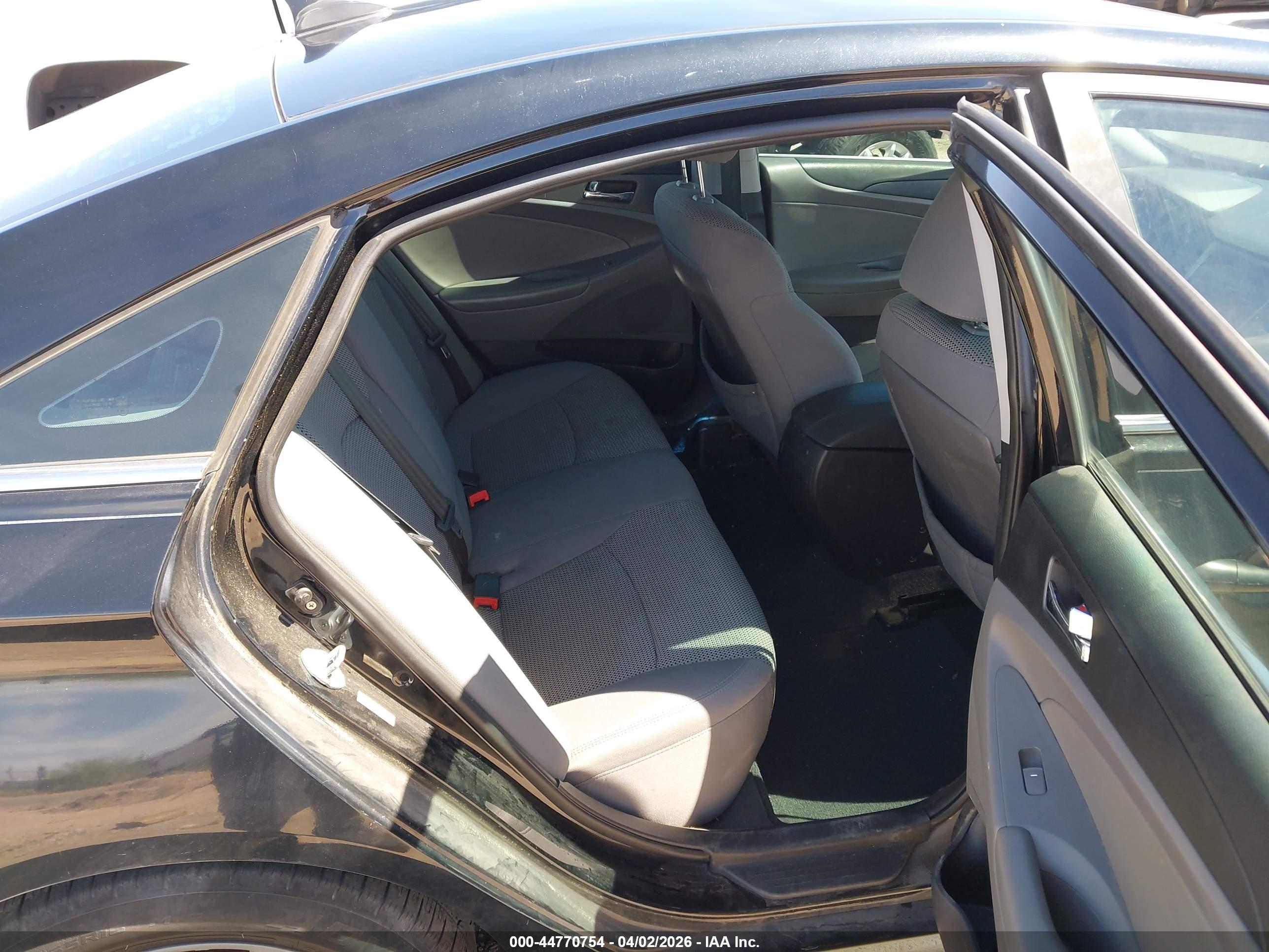 HYUNDAI SONATA image 8