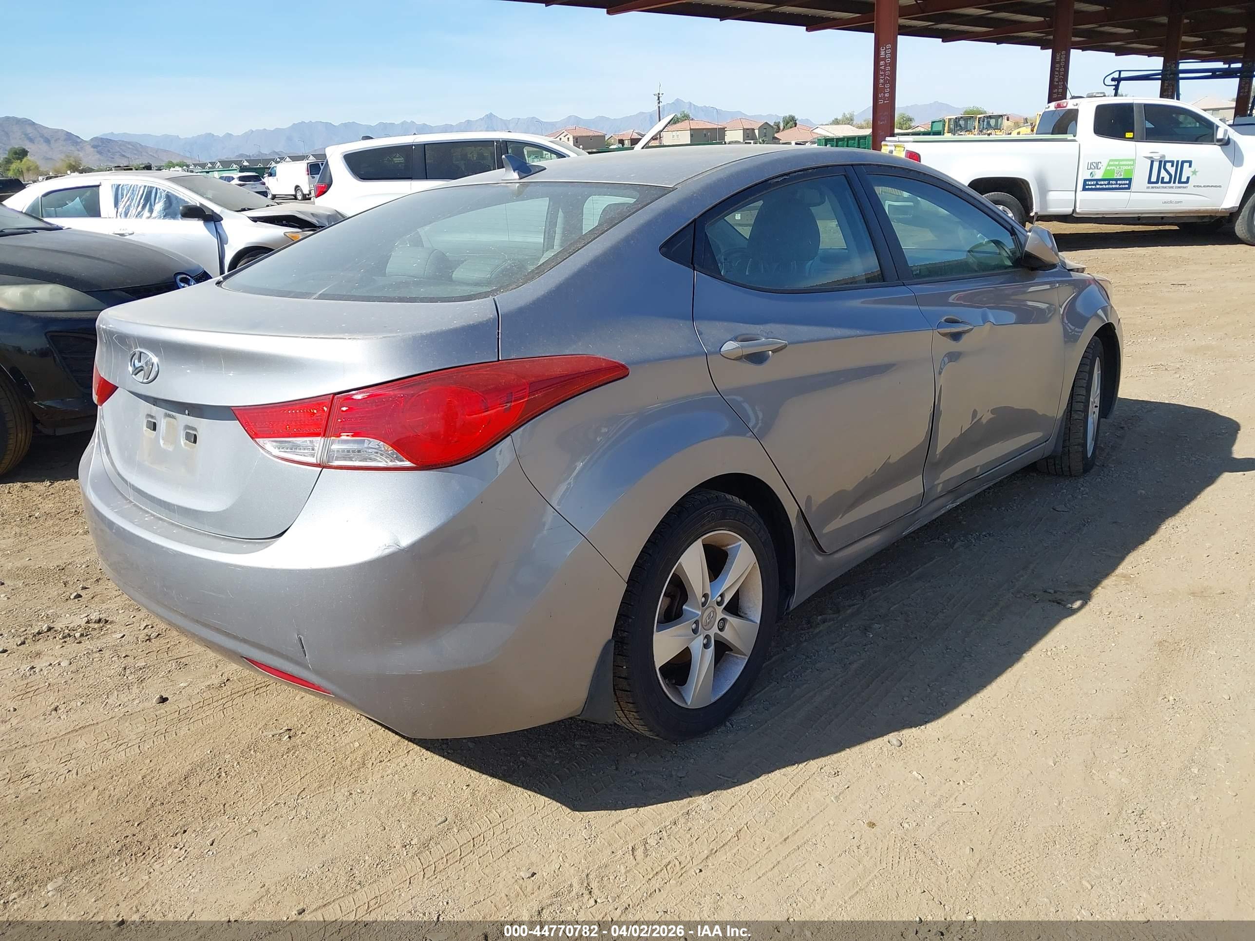 HYUNDAI ELANTRA image 4
