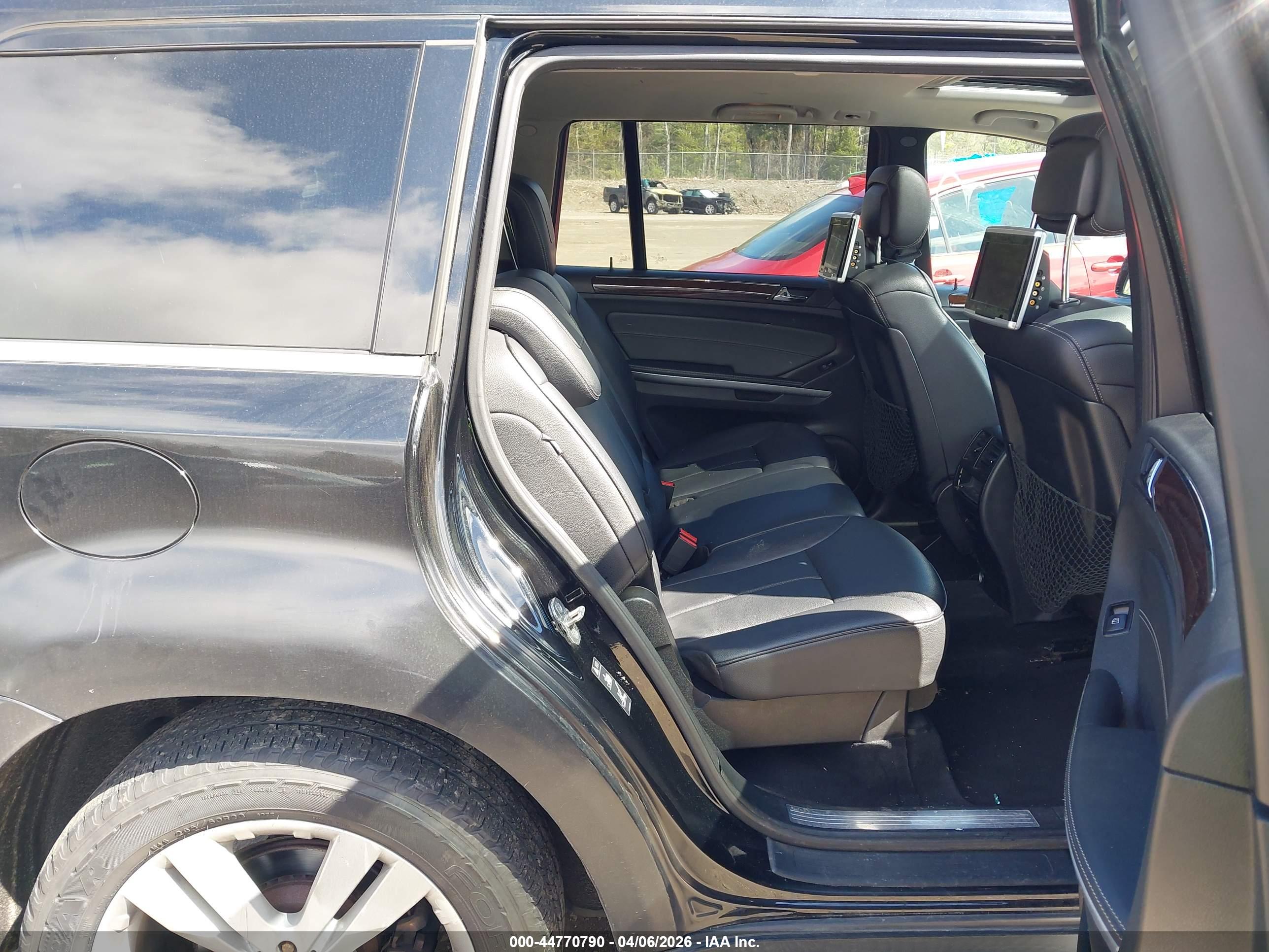 MERCEDES-BENZ GL image 8