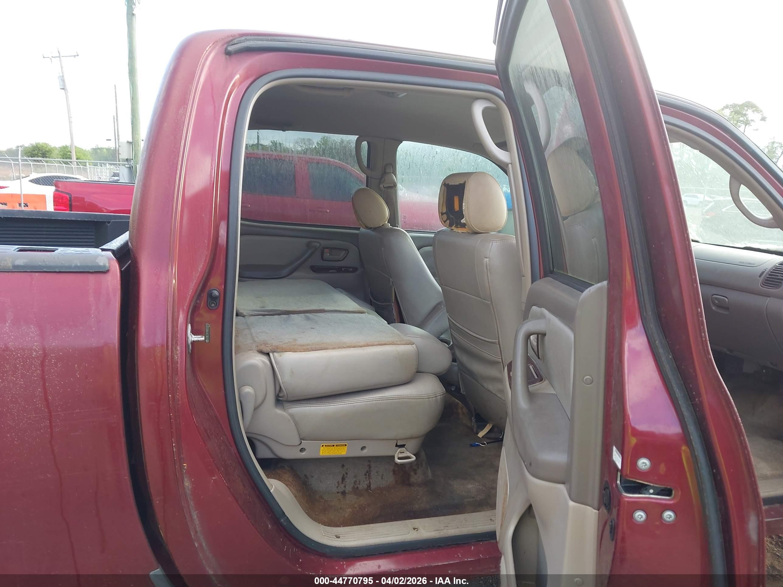 TOYOTA TUNDRA image 8