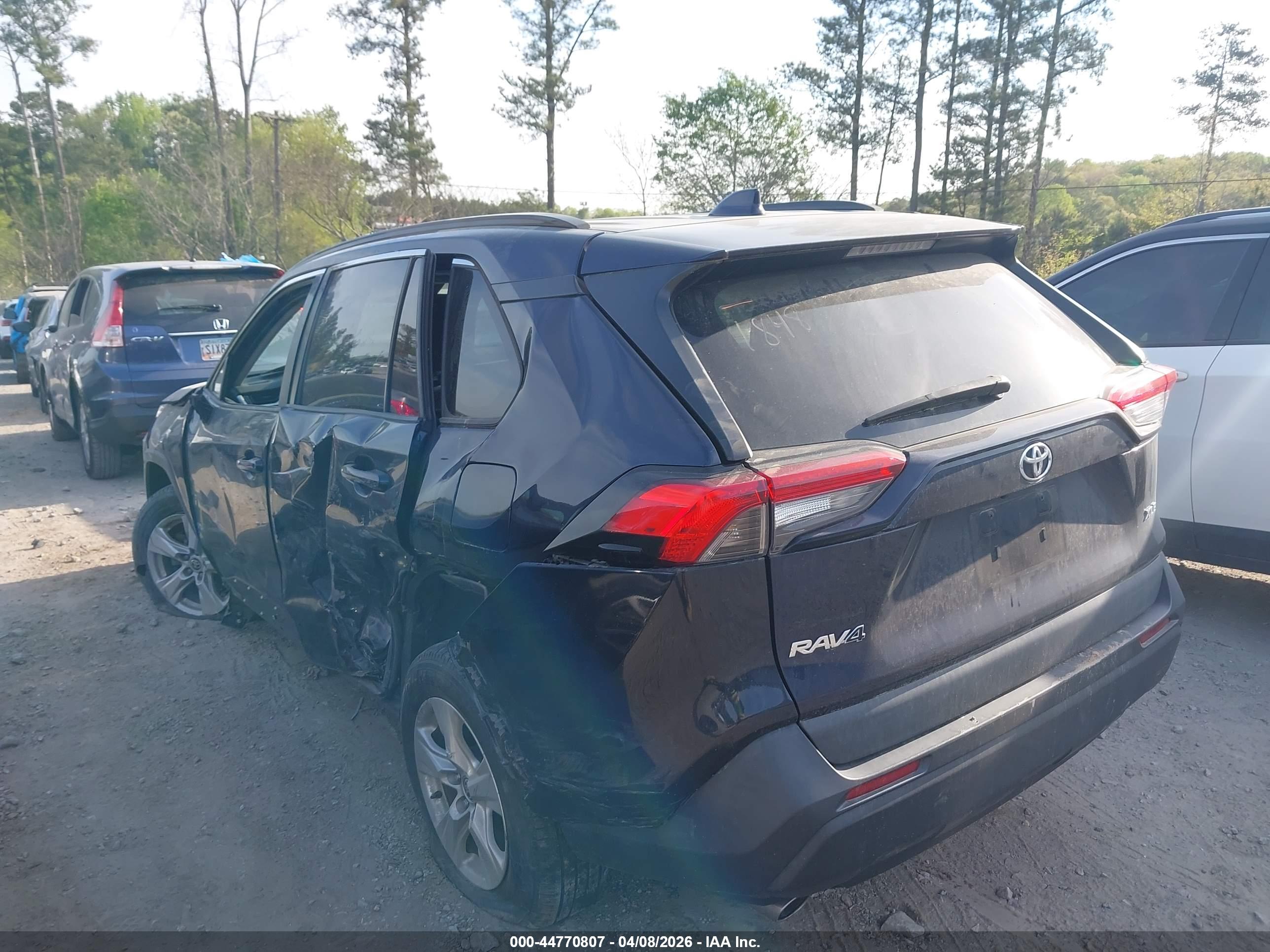 TOYOTA RAV4 image 3