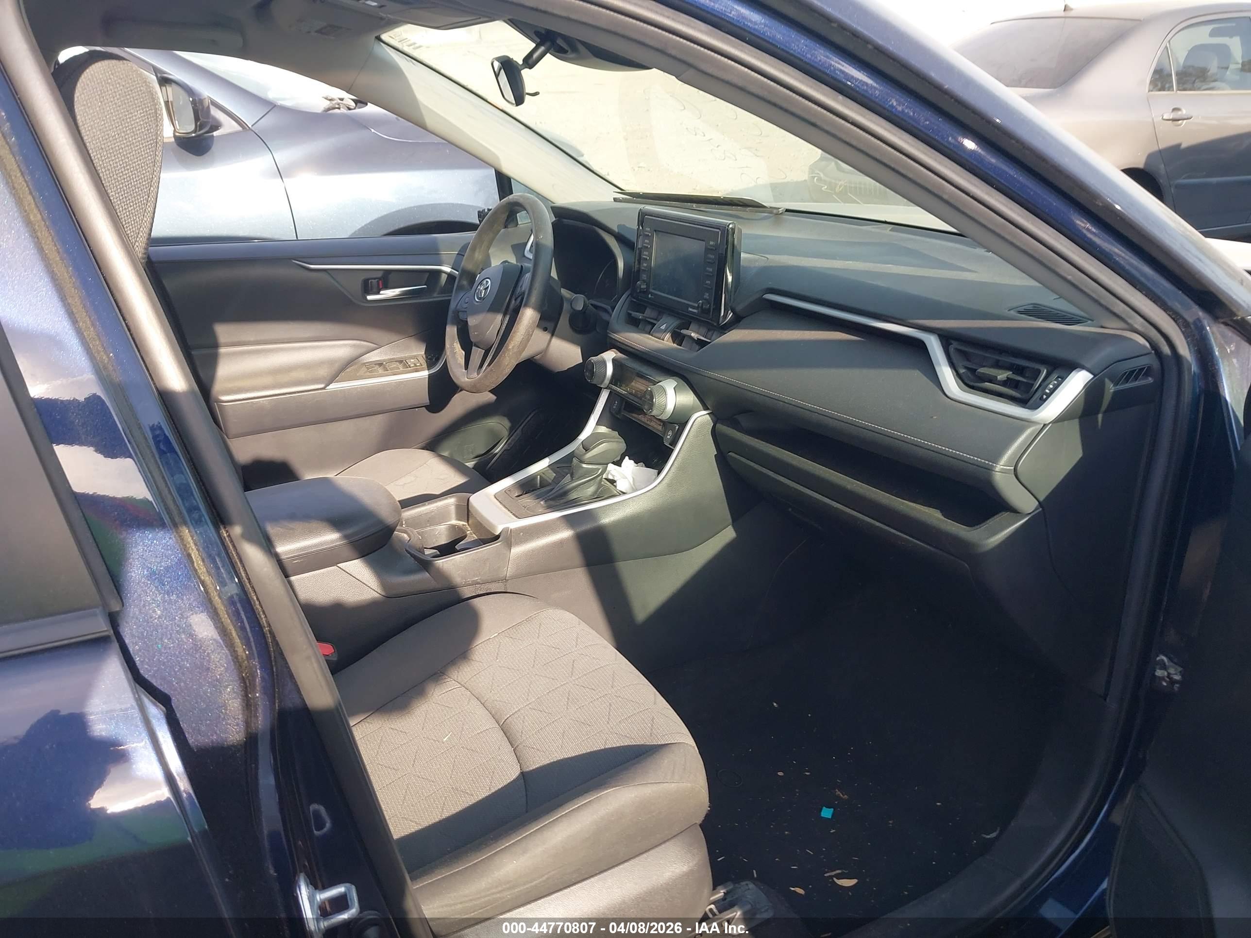 TOYOTA RAV4 image 5