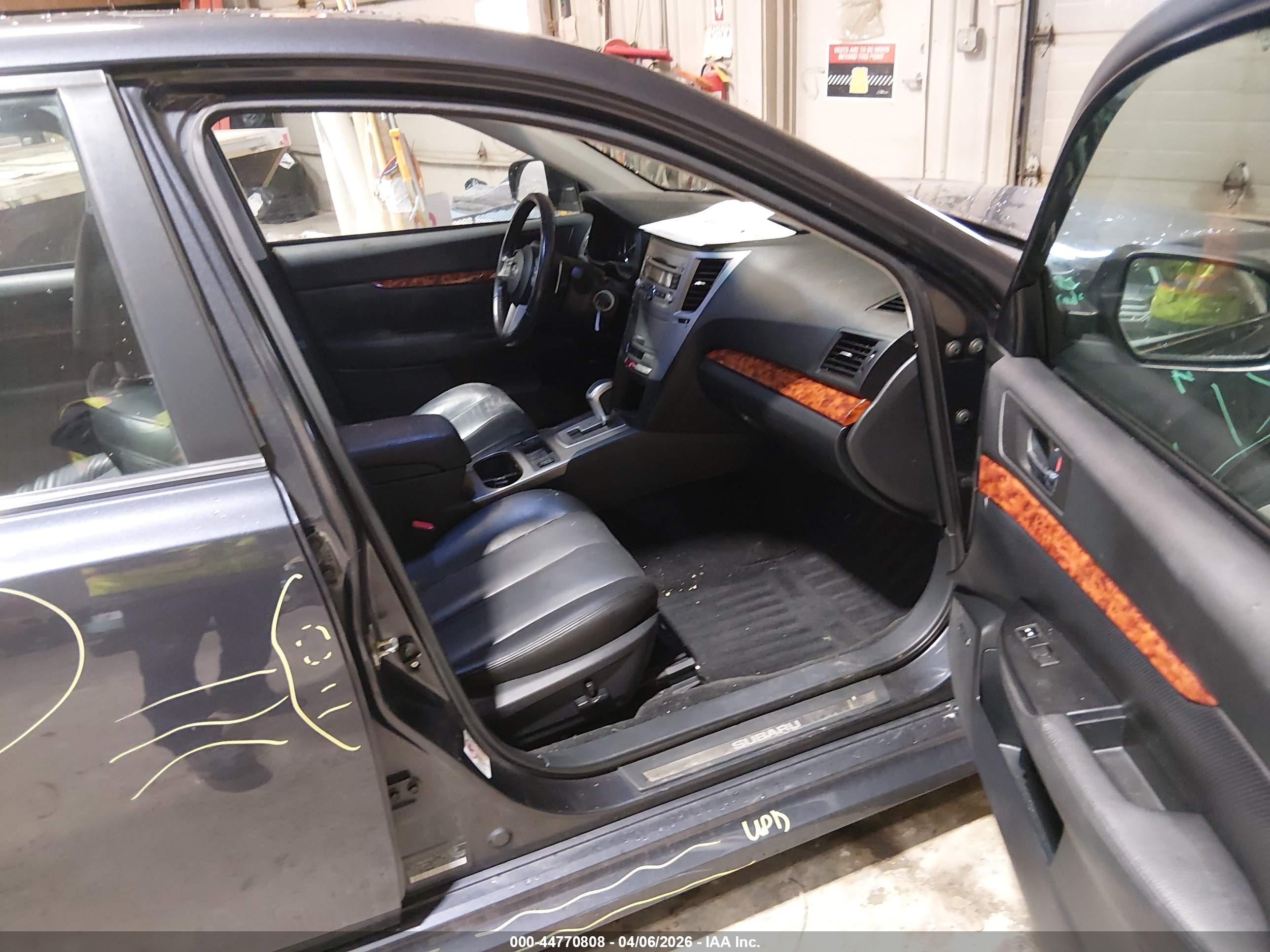 SUBARU LEGACY image 5