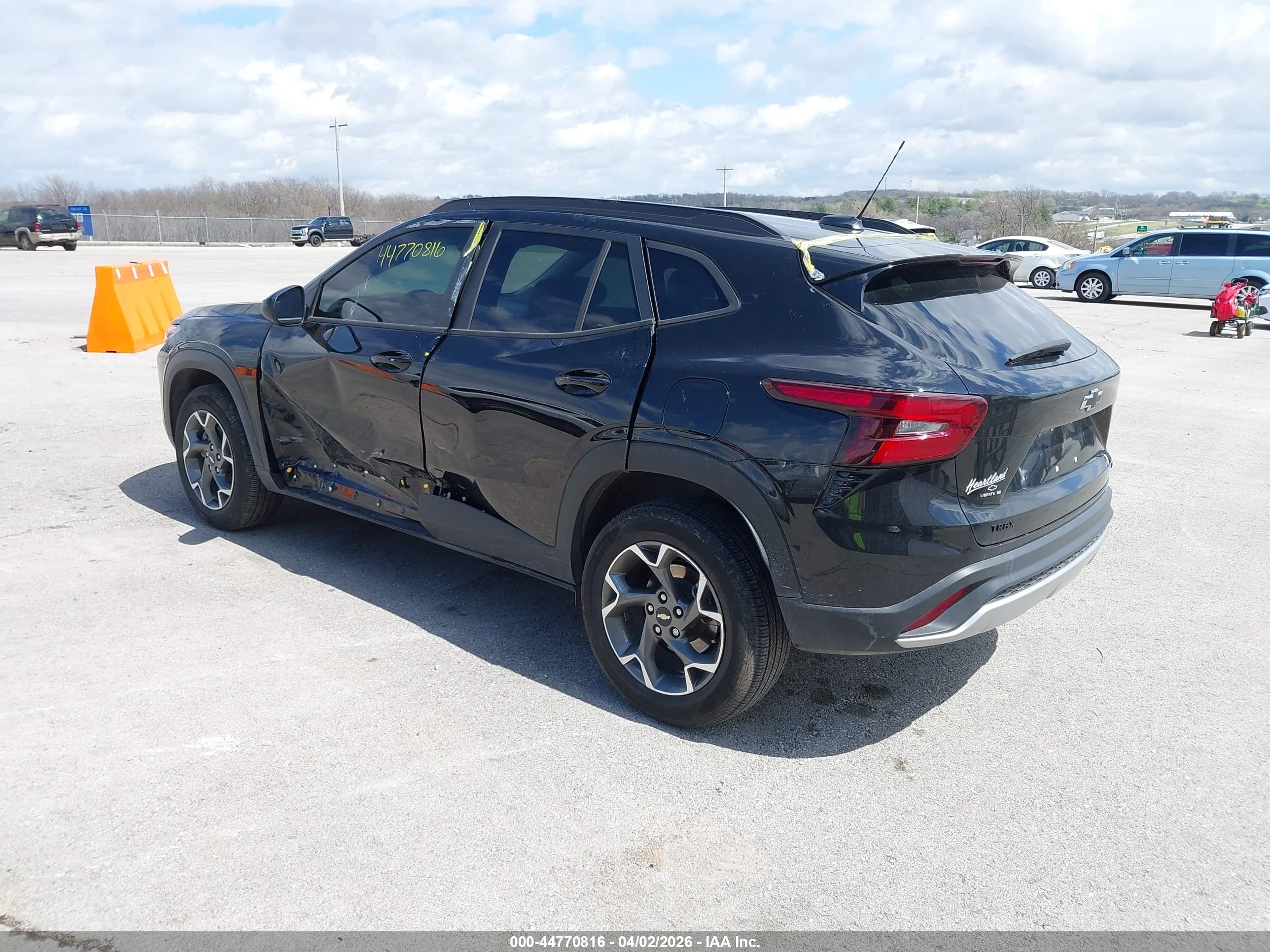CHEVROLET TRAX image 3