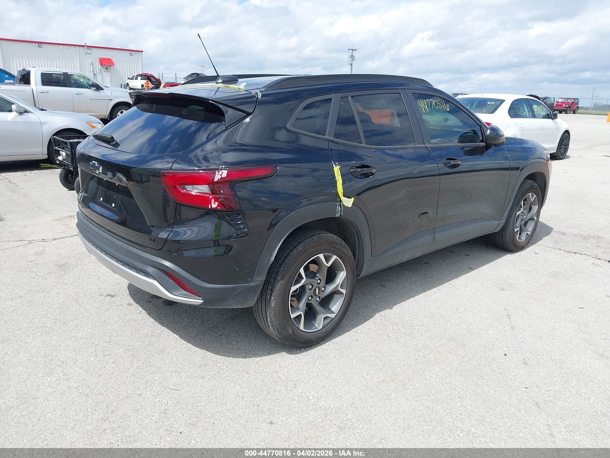 CHEVROLET TRAX image 4