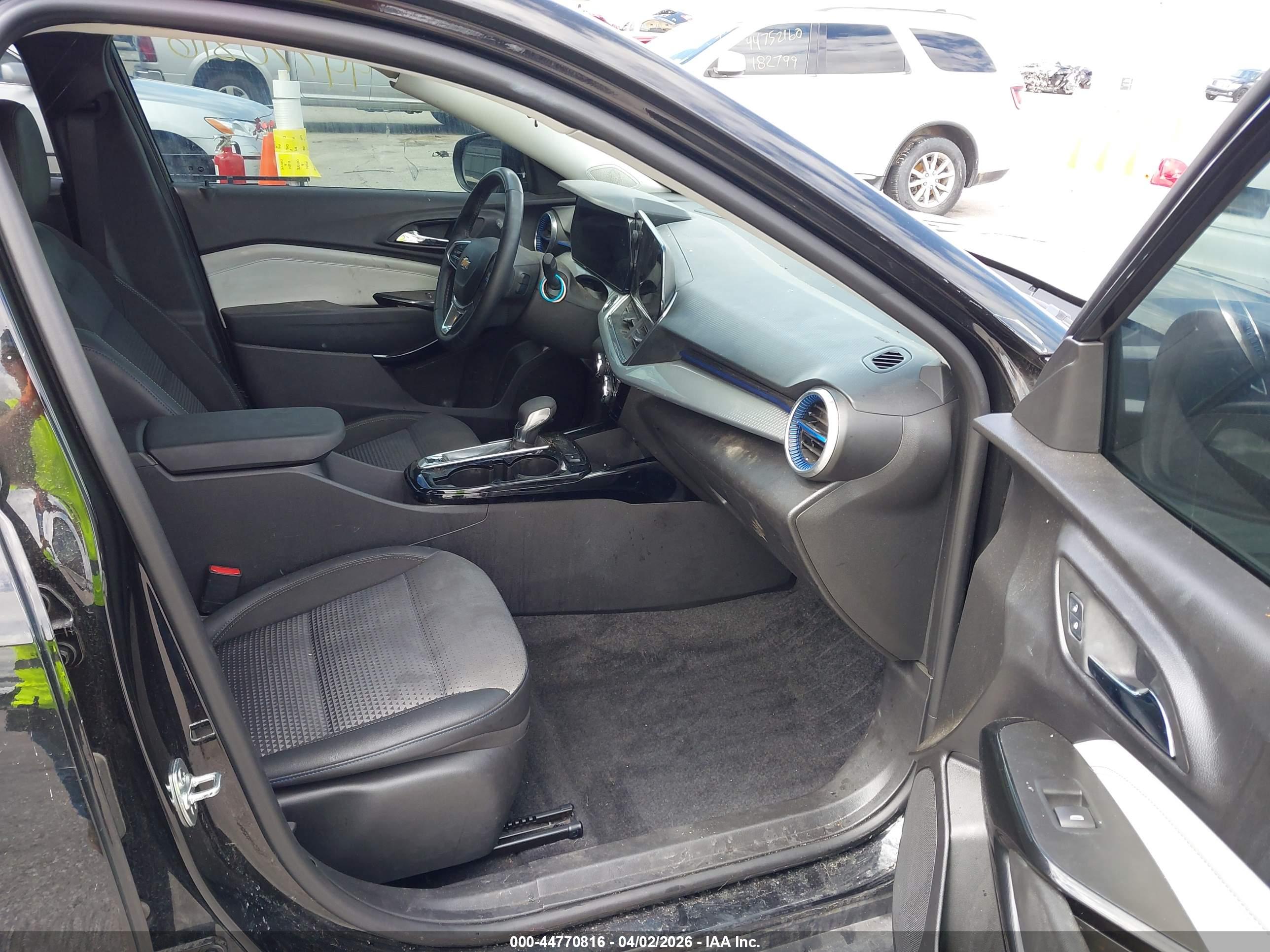 CHEVROLET TRAX image 5