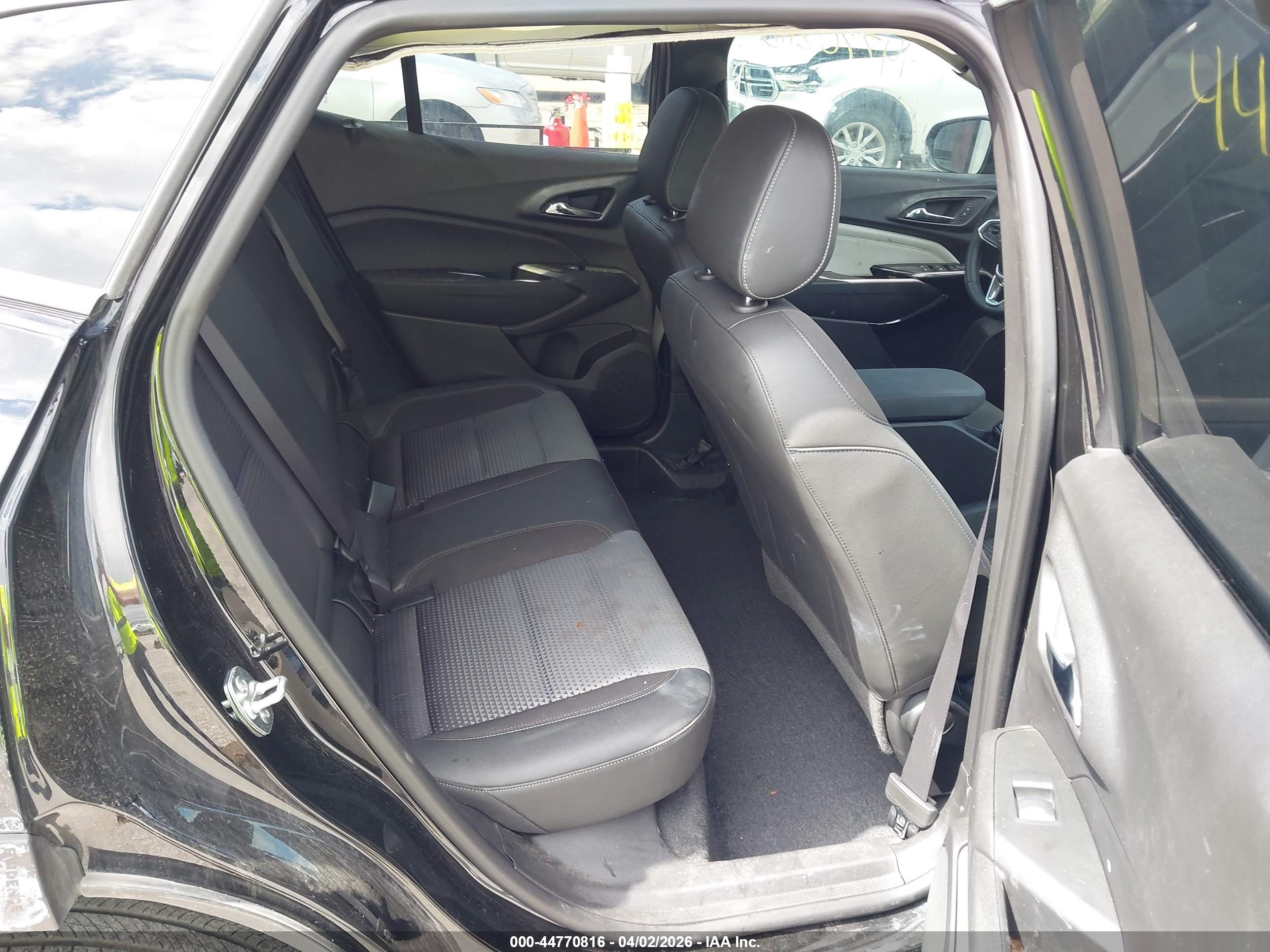 CHEVROLET TRAX image 8