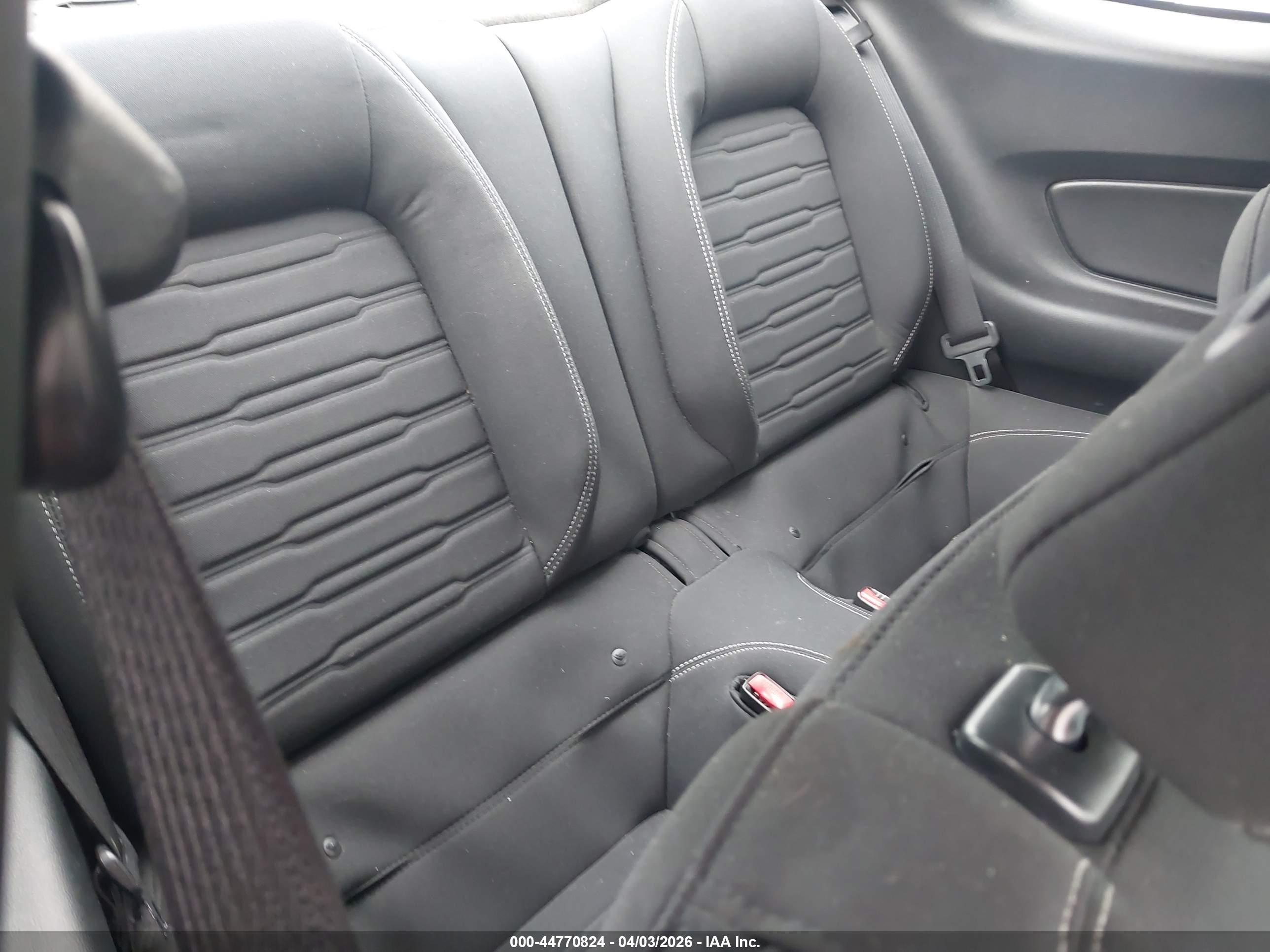 FORD MUSTANG image 8