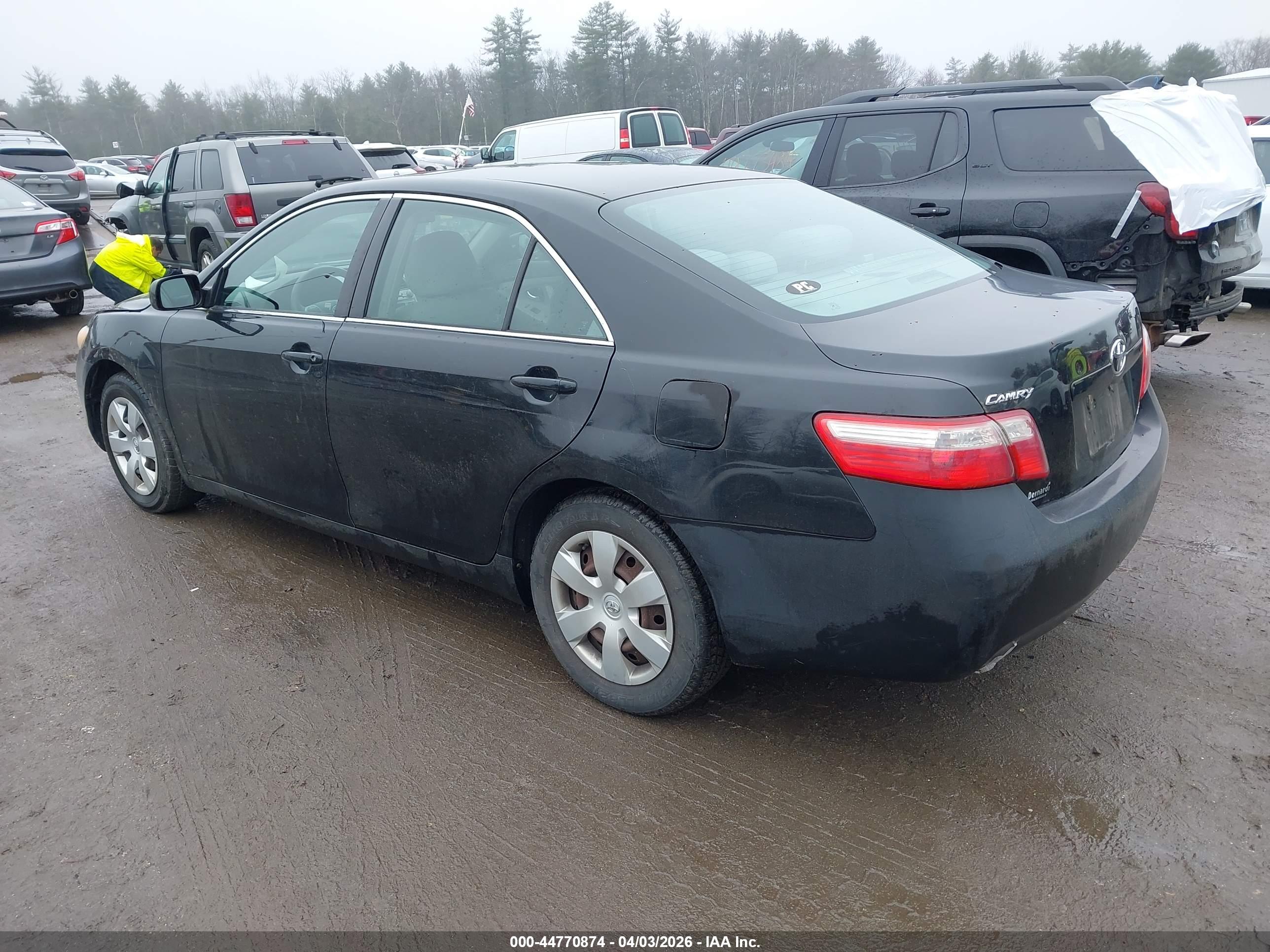 TOYOTA CAMRY image 3