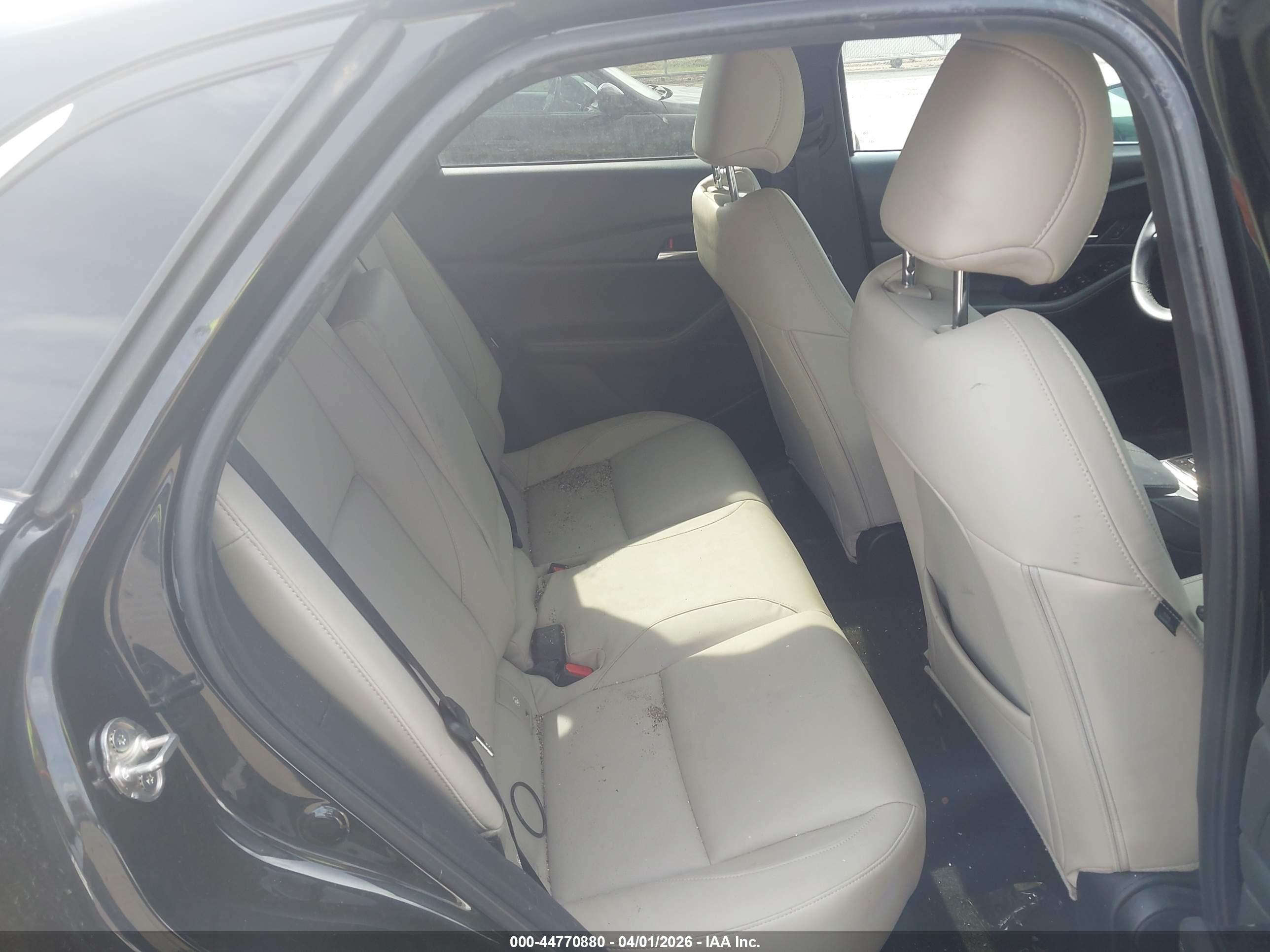 MAZDA CX-30 image 8