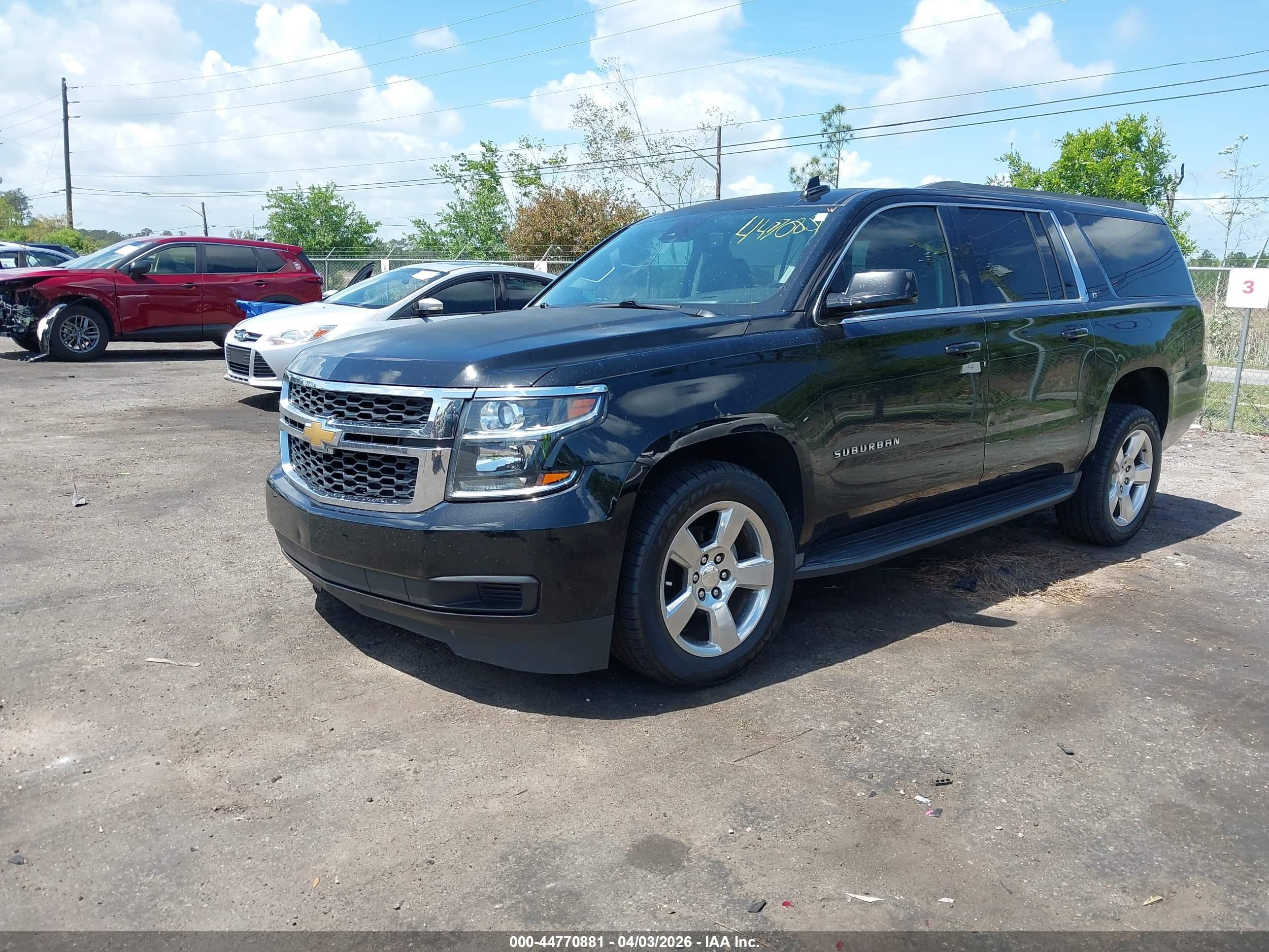 CHEVROLET SUBURBAN image 2