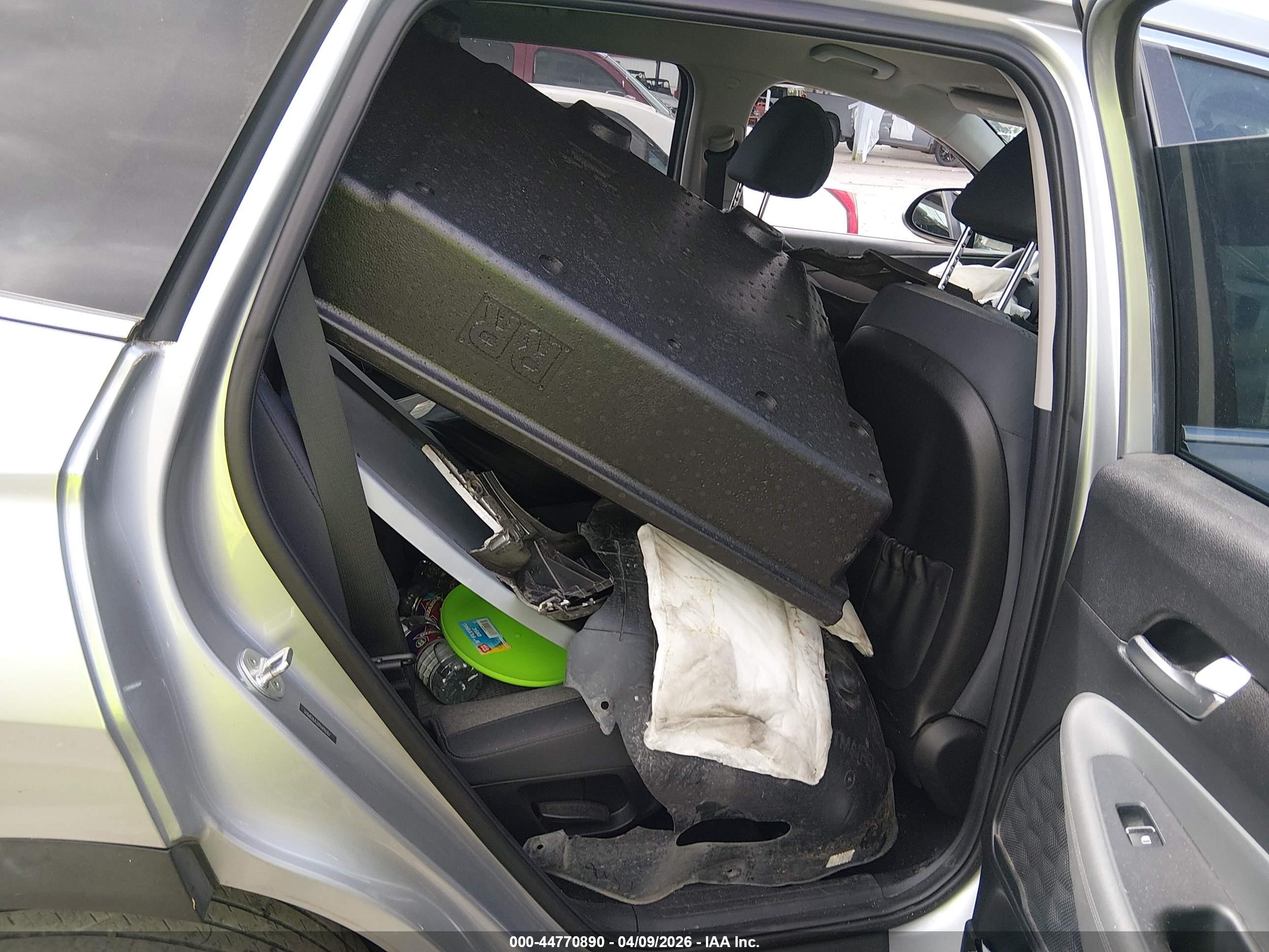 HYUNDAI SANTA image 8