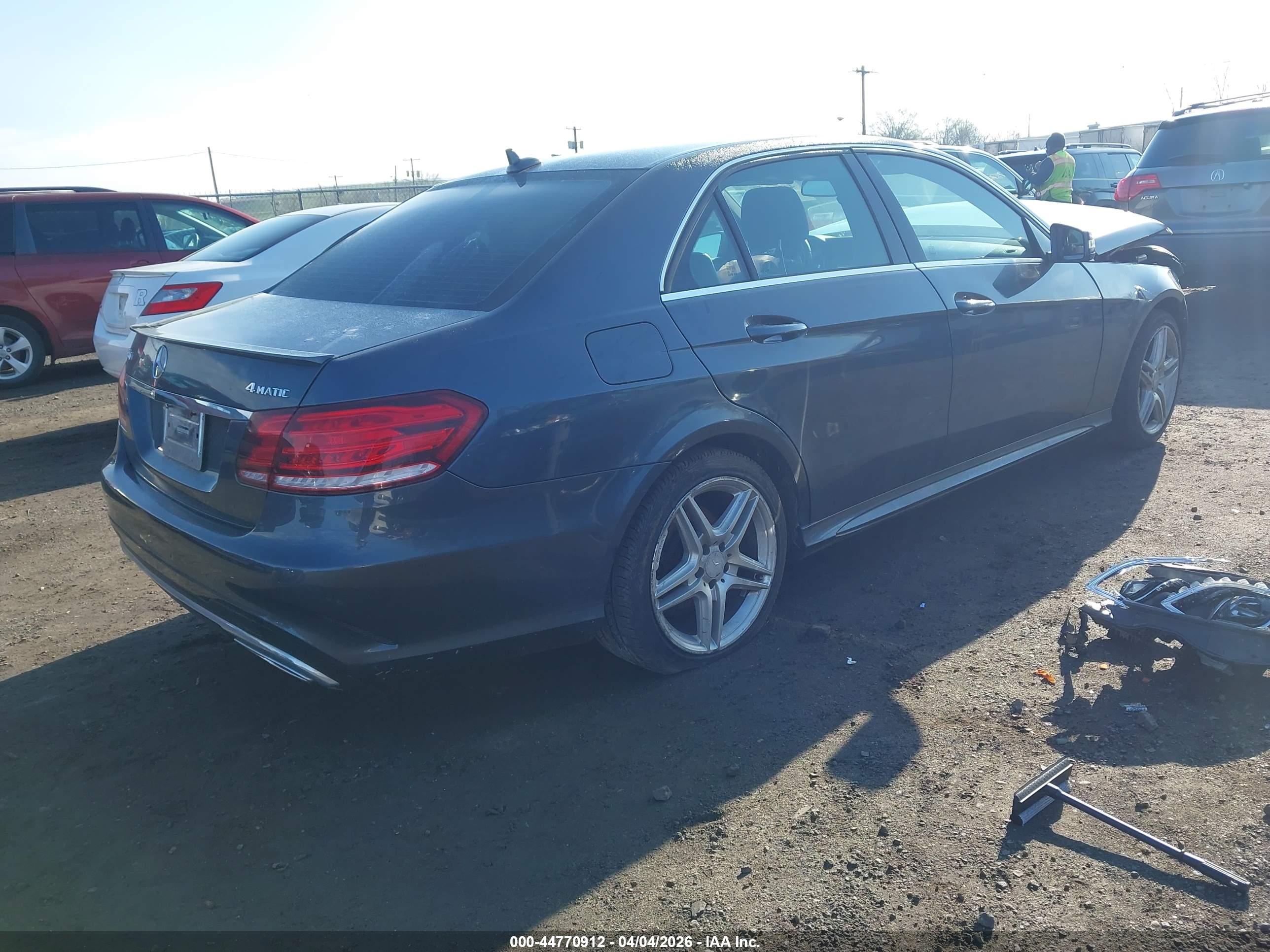 MERCEDES-BENZ E image 4
