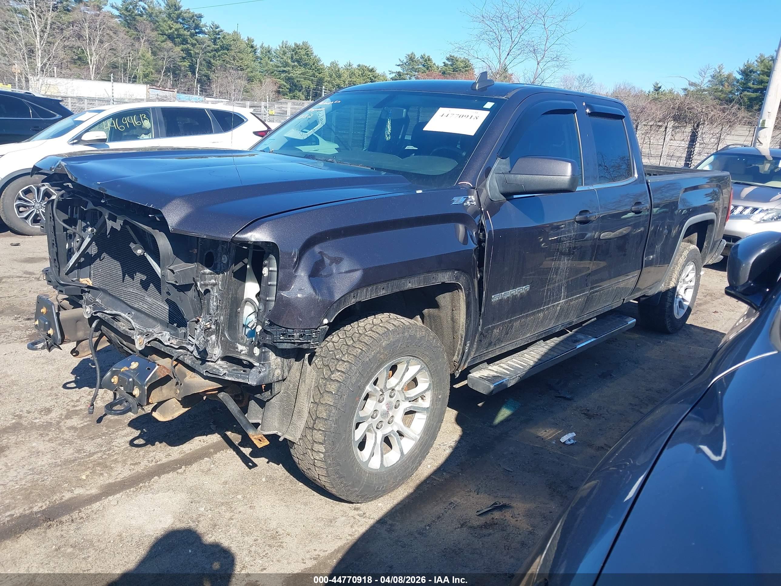GMC SIERRA image 2
