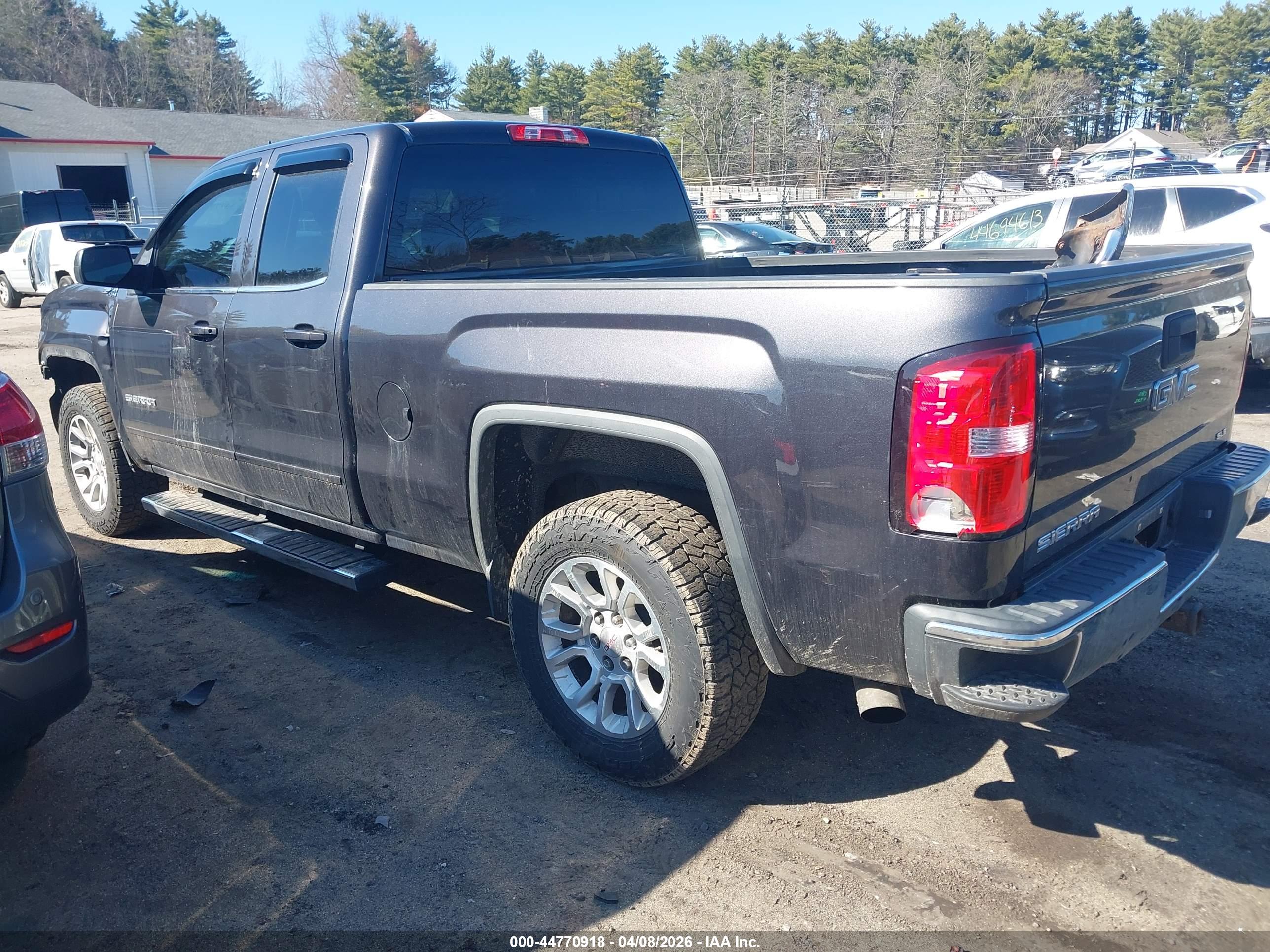 GMC SIERRA image 3