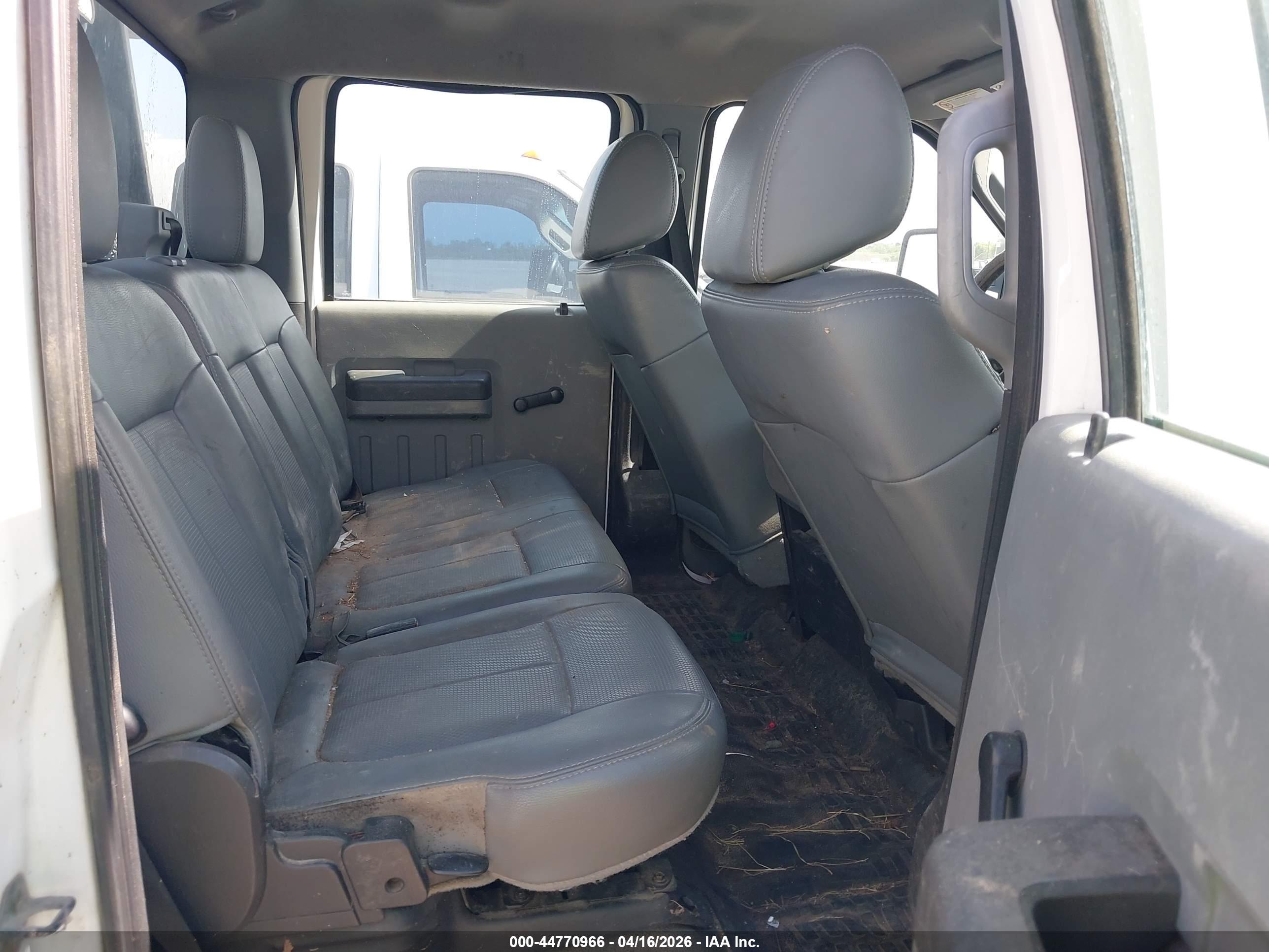 FORD F-450 image 8