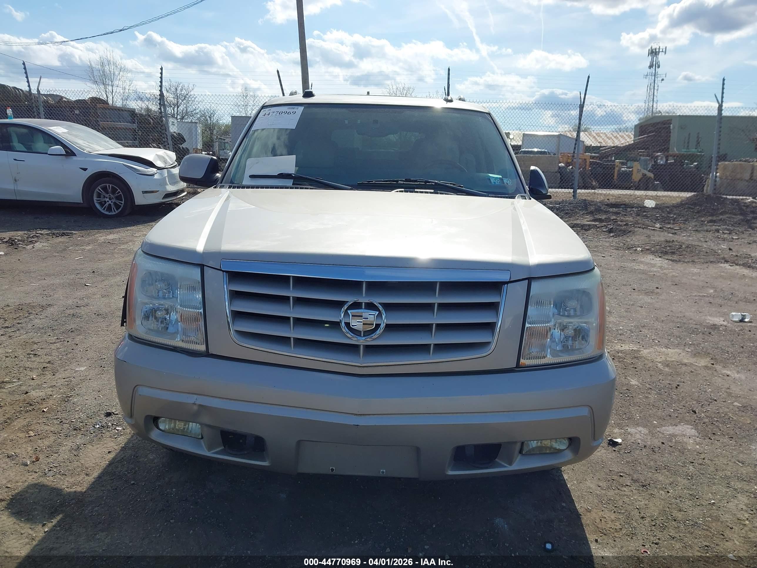CADILLAC ESCALADE image 6