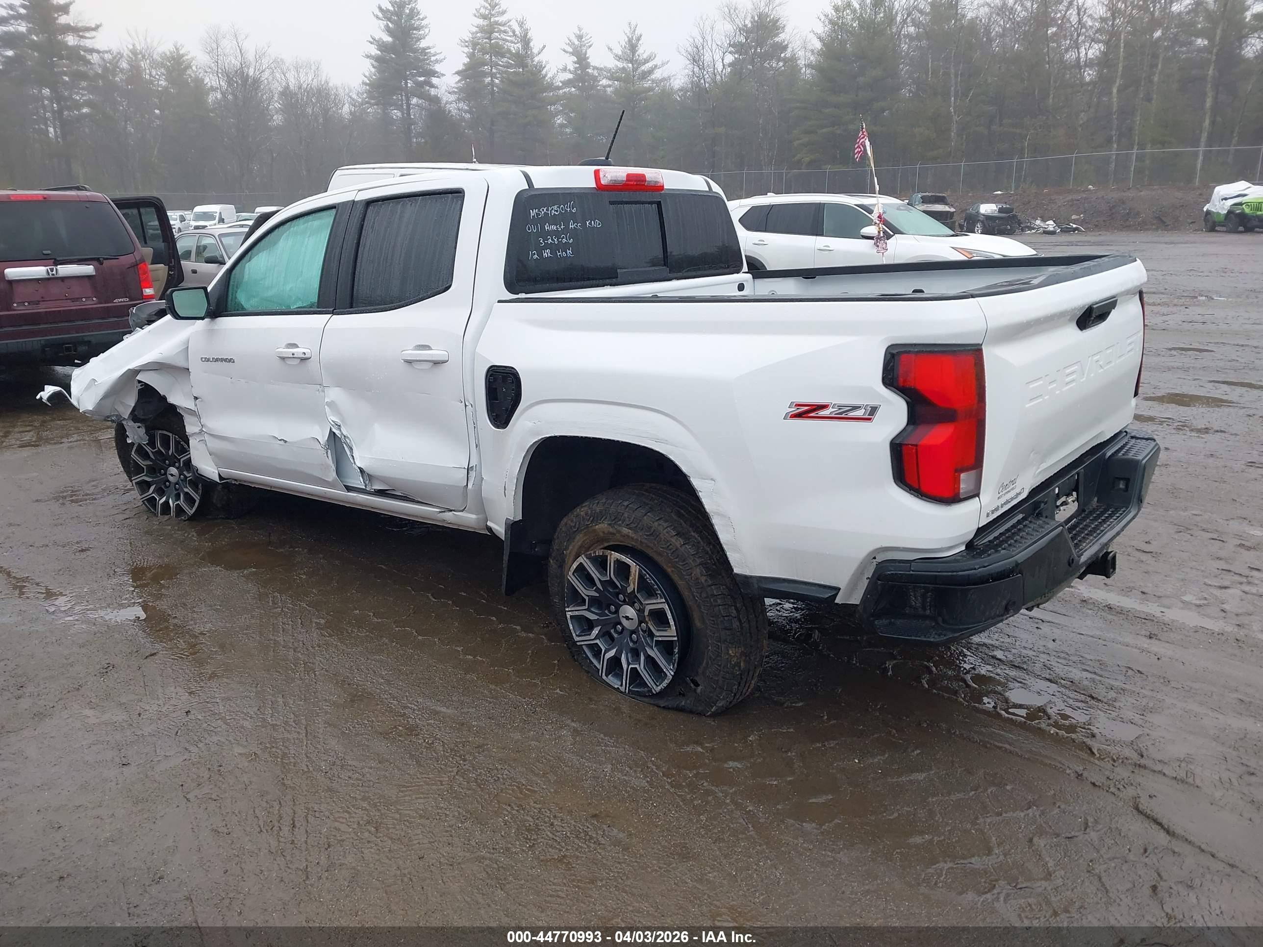 CHEVROLET COLORADO image 3