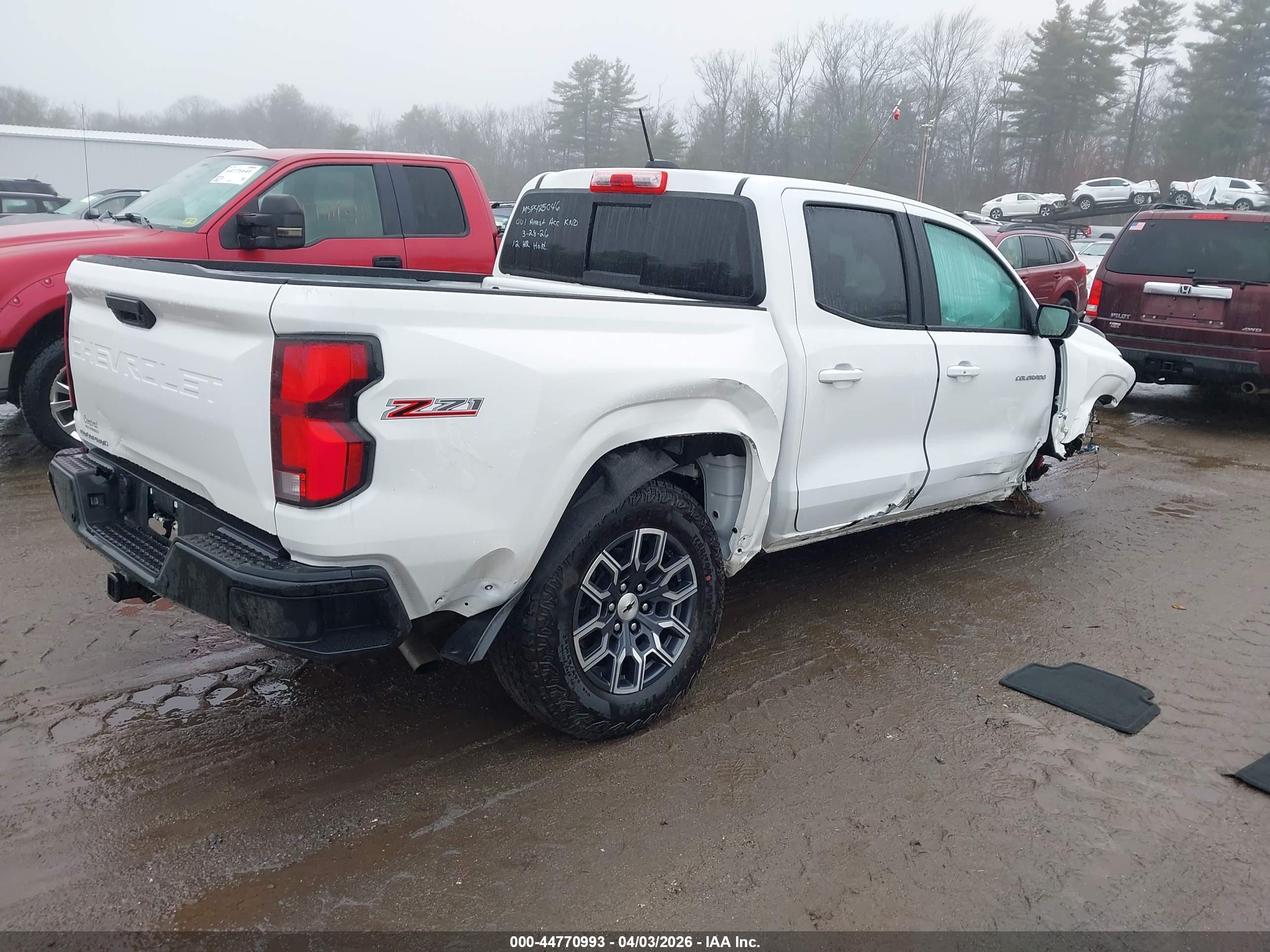 CHEVROLET COLORADO image 4