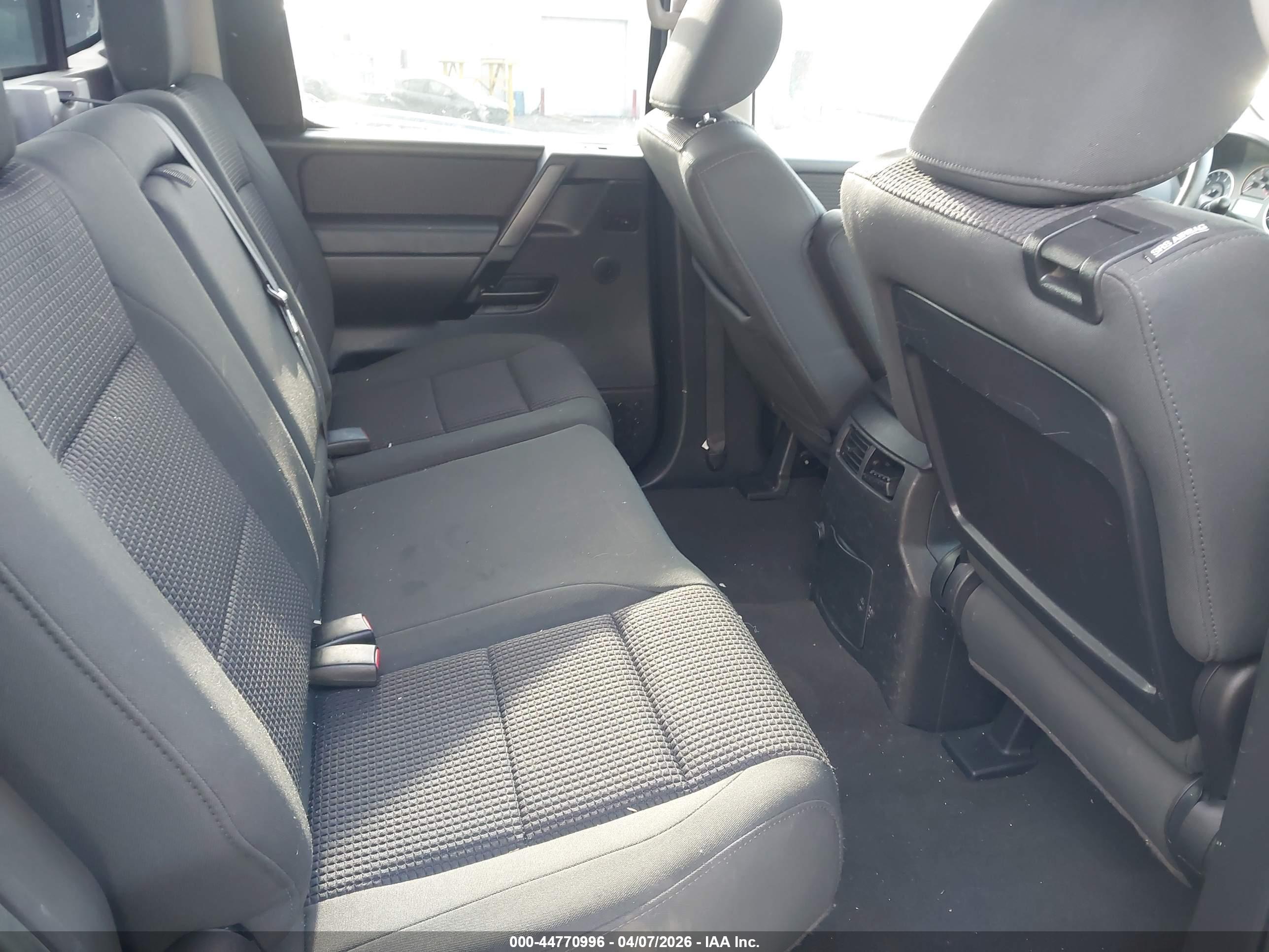 NISSAN TITAN image 8