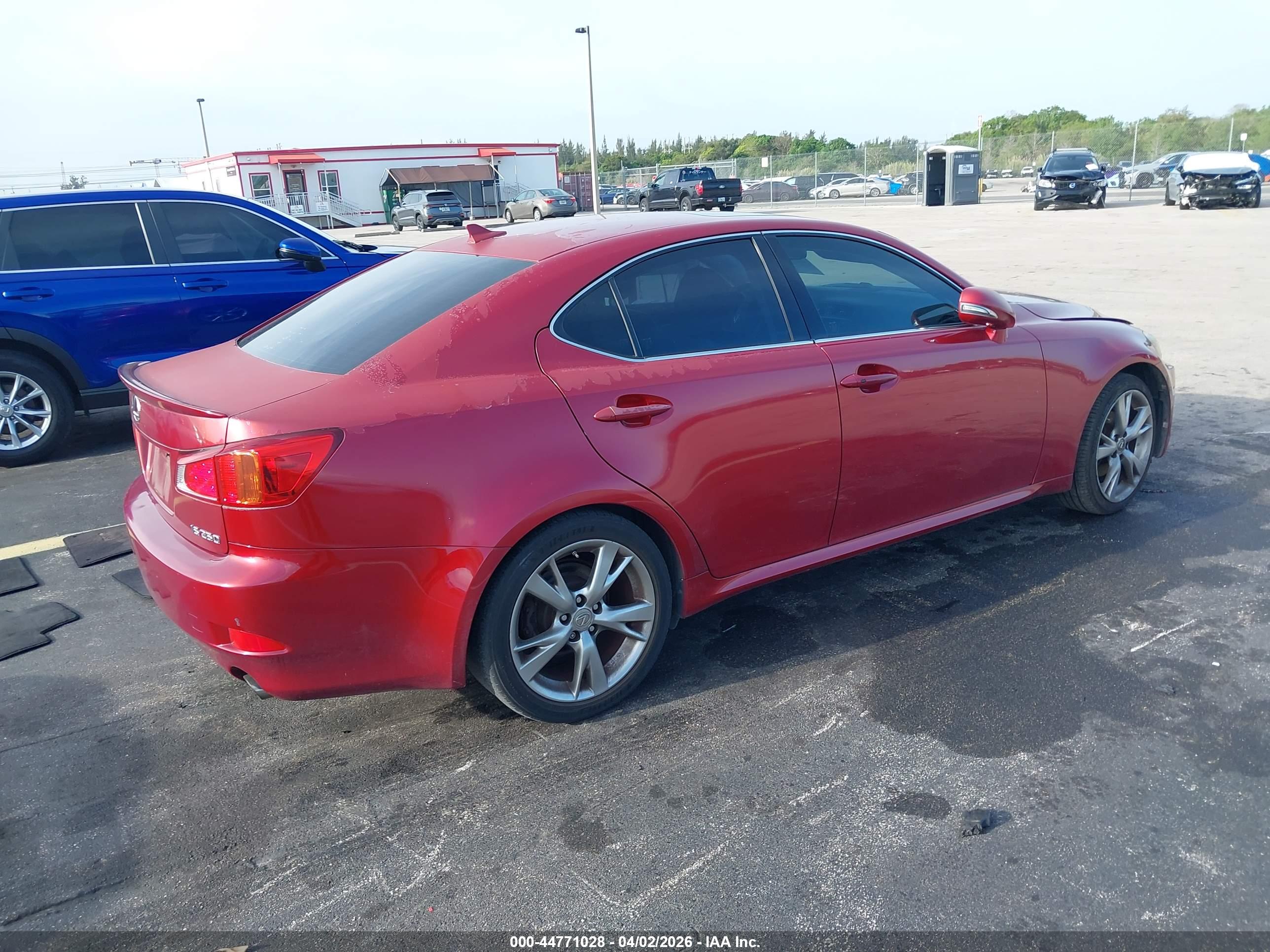 LEXUS IS image 4