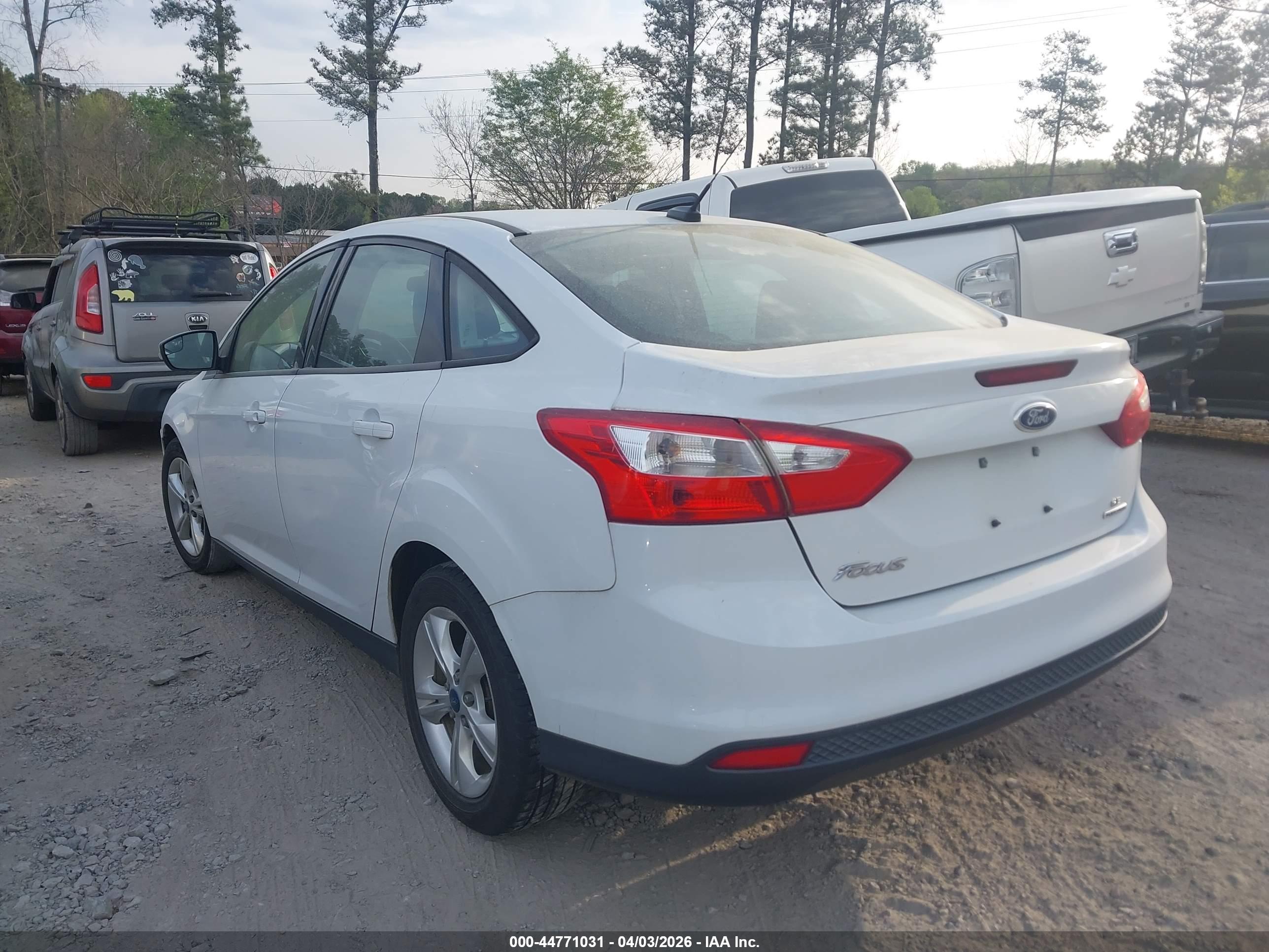 FORD FOCUS image 3